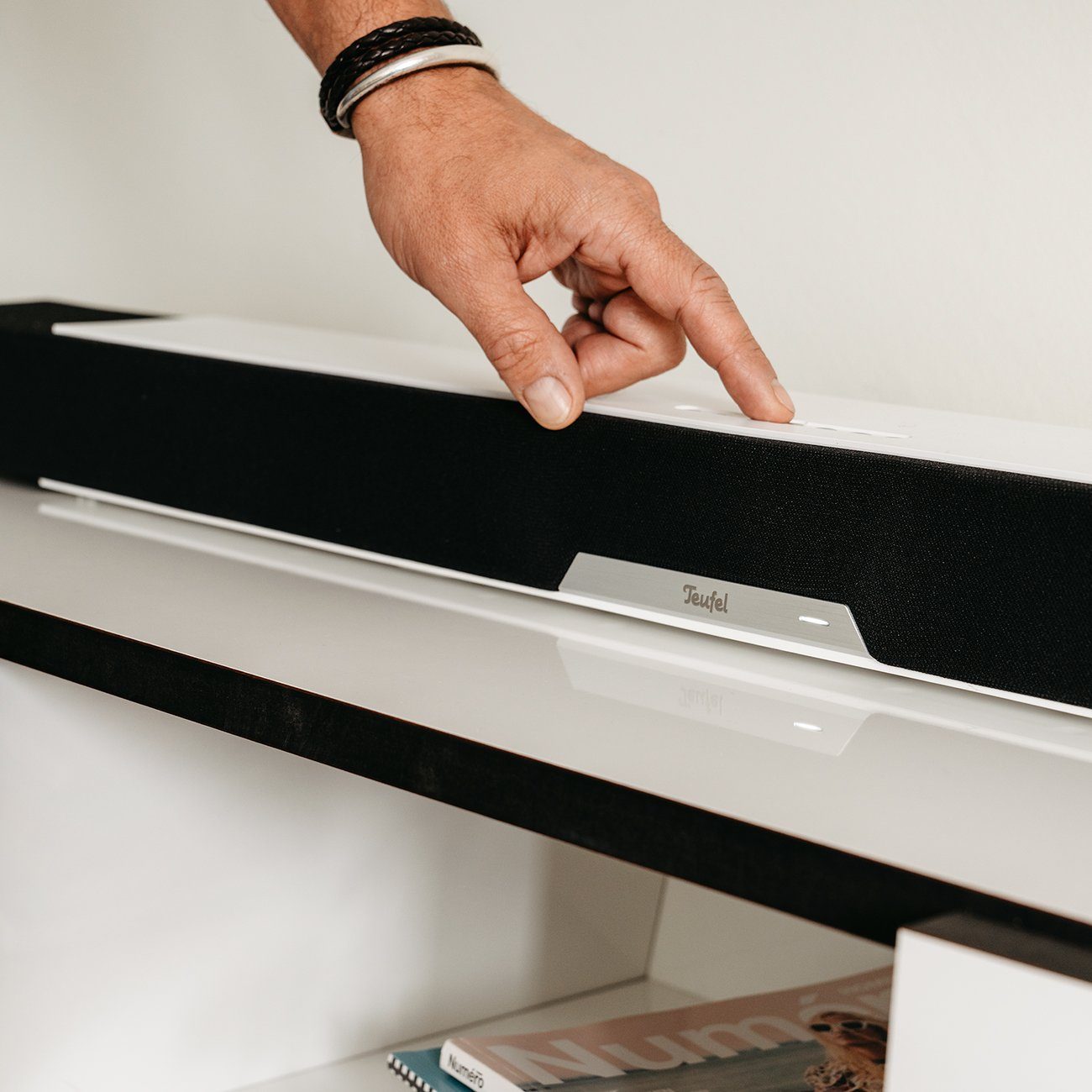 Teufel CINEBAR LUX Soundbar (HDMI, Bluetooth, 150 W, 12 High-Performance-Töner, integriertem Subwoofer, Dynamore® Ultra/3D)