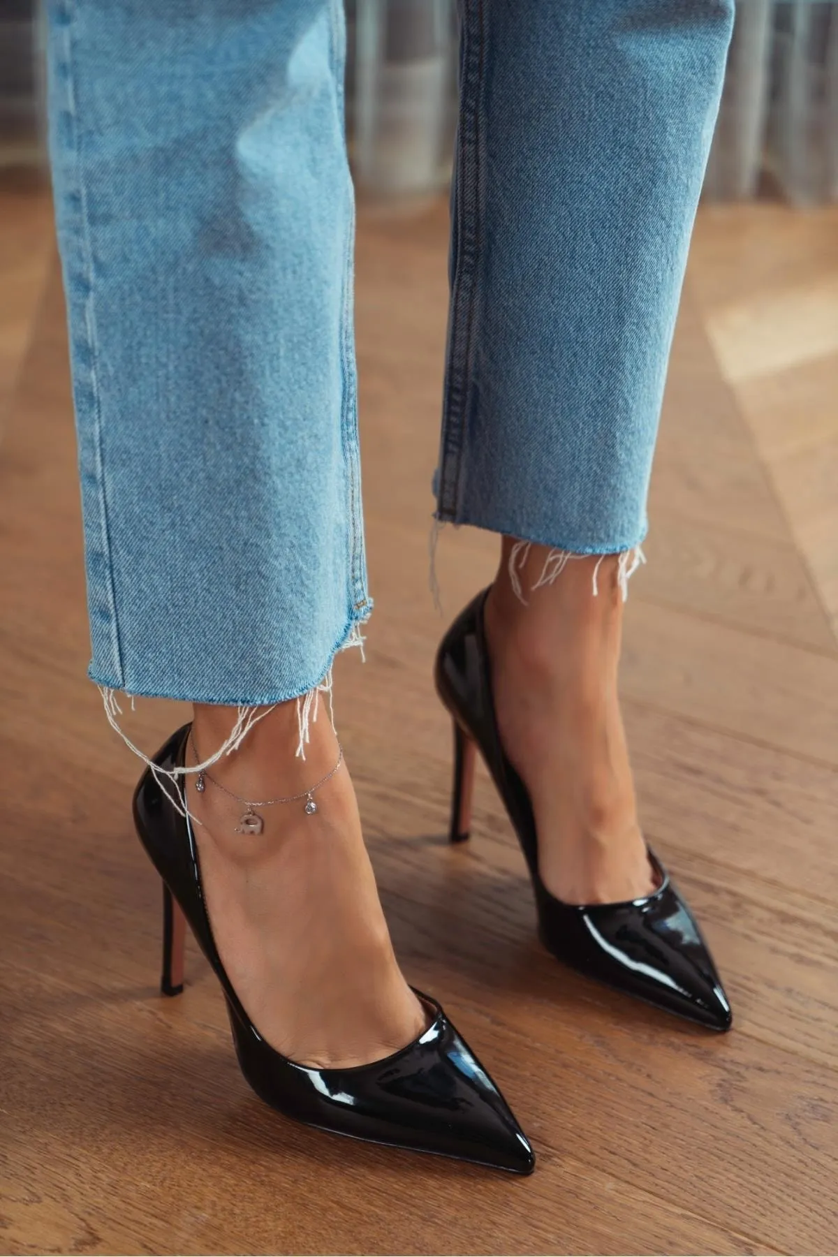 NİŞANTAŞI SHOES  Vanessa Damen-Stiletto aus schwarzem Lackleder mit spitzer Zehenpartie