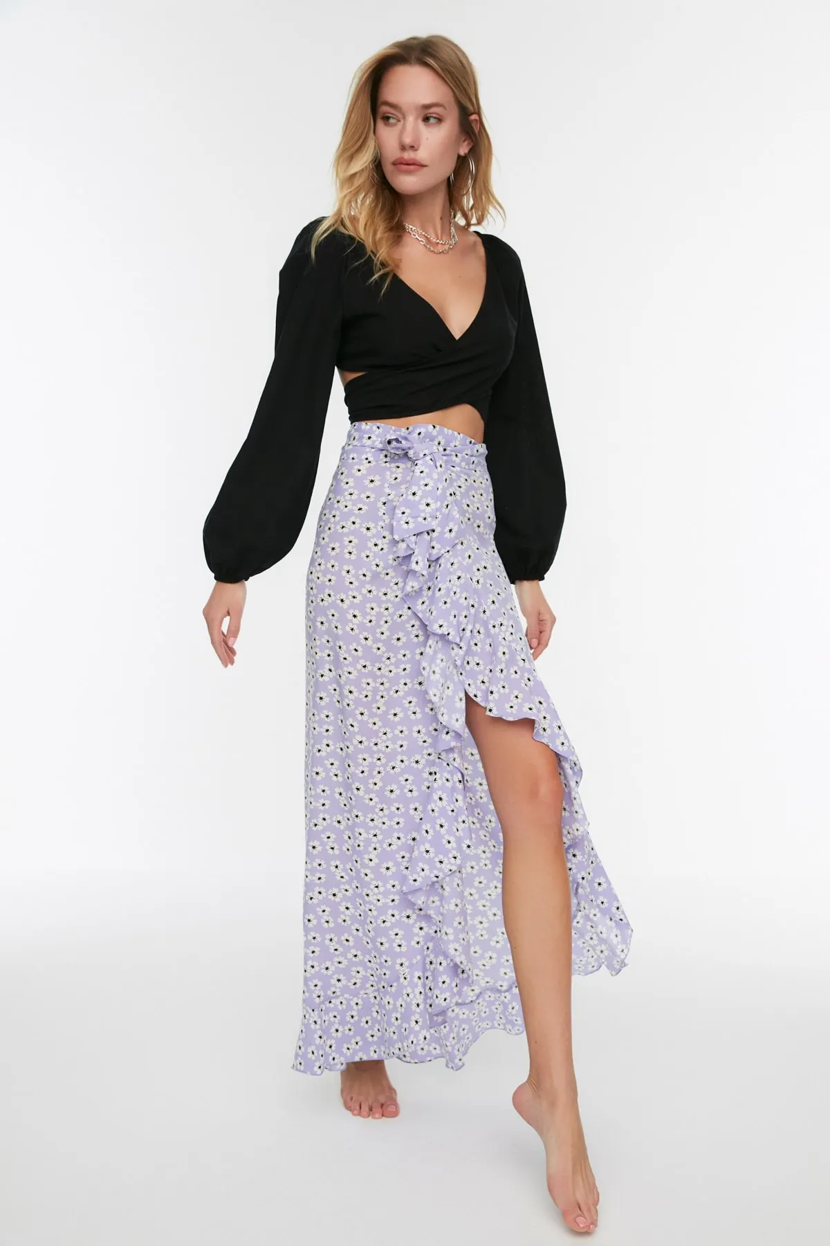 Trendyol Collection  Bunter Strandrock aus Viskose mit Blumenmuster und Schwungrad-Details TBESS19WV0004