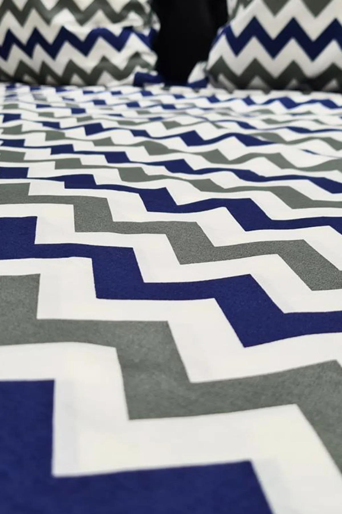 Çeyiz Diyarı  Zickzack-Doppelbettbezug-Set in Marineblau