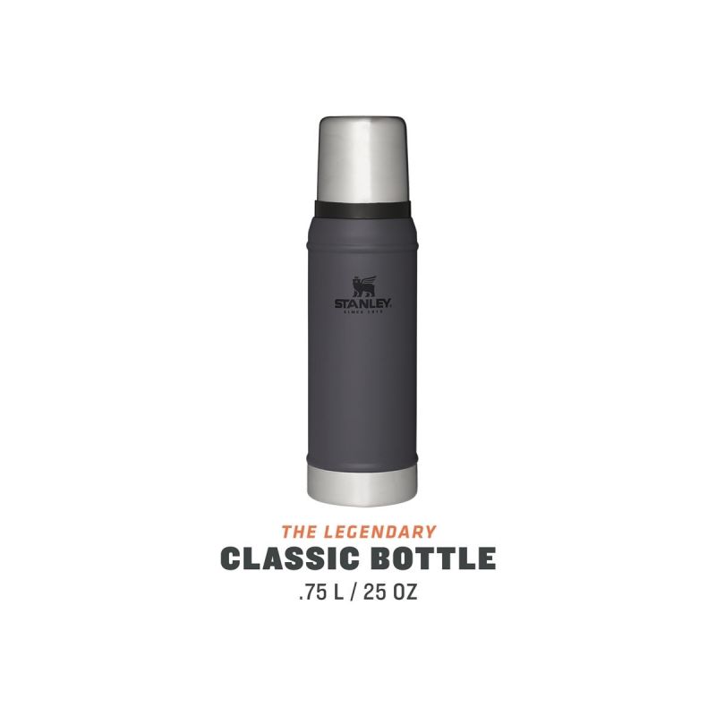 Stanley, Classic Legendary Bottle Small 25oz \/750ml Charcoal