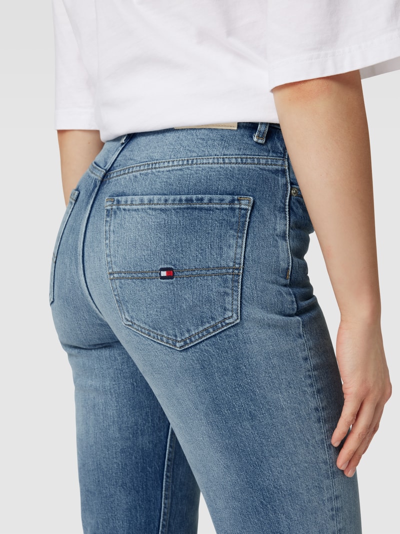 Straight Fit Jeans mit Label-Details in jeans