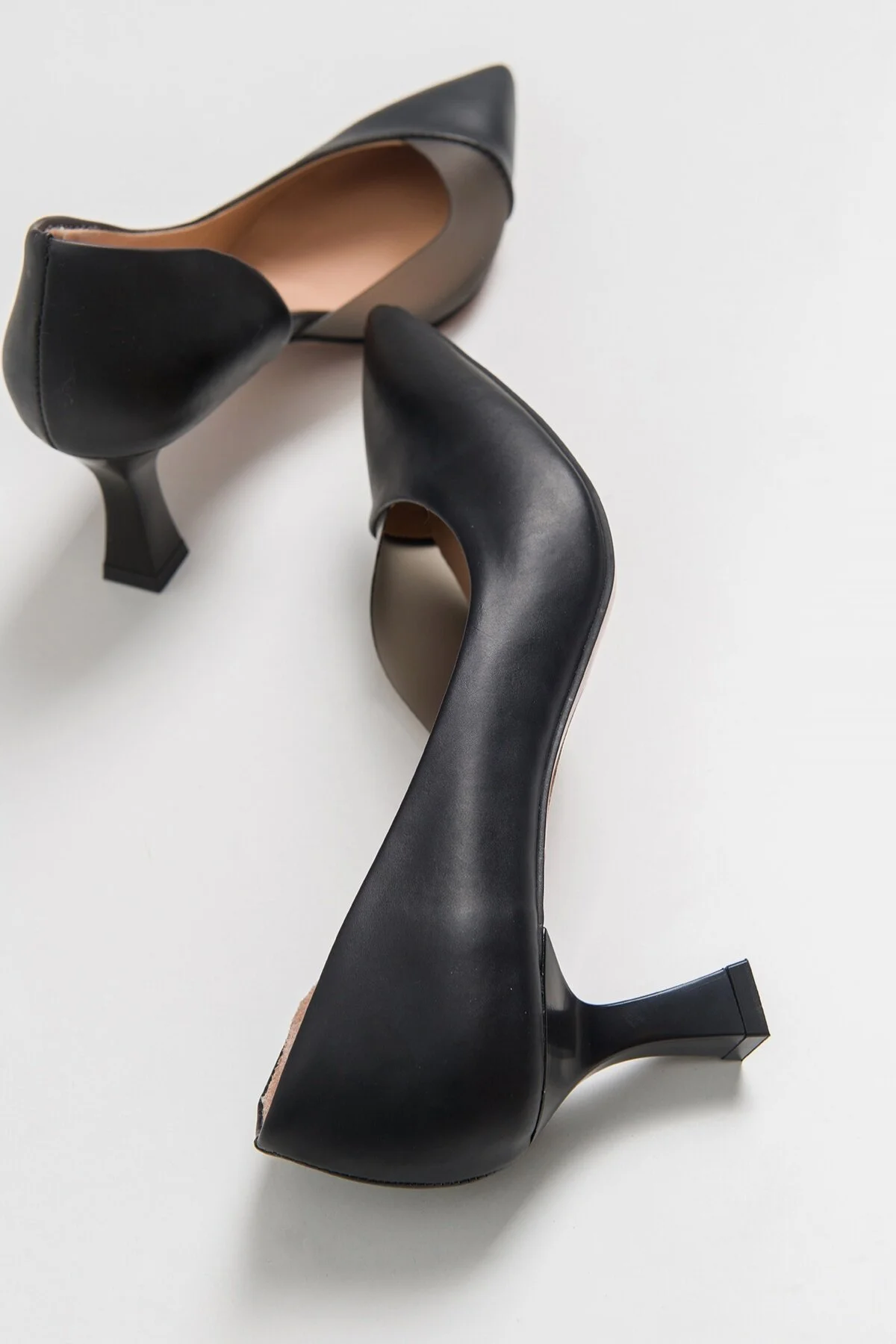 LuviShoes  353 Damenschuhe mit schwarzem Hautabsatz
