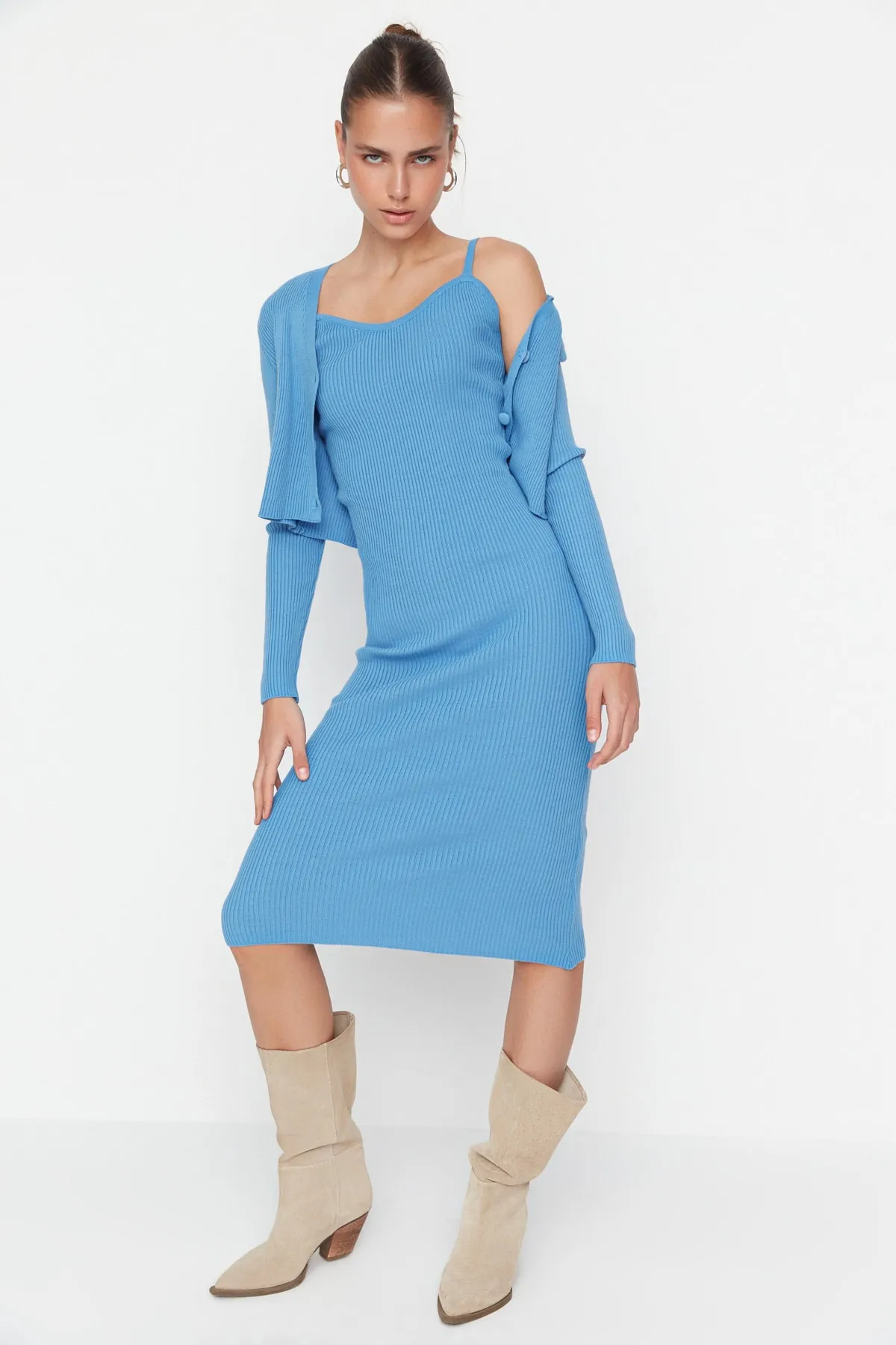 Trendyol Collection  Blau Blau taillierter Midi-Strick-Cardigan-Anzug TWOSS21EL0208 Kleid TWOSS21EL0208