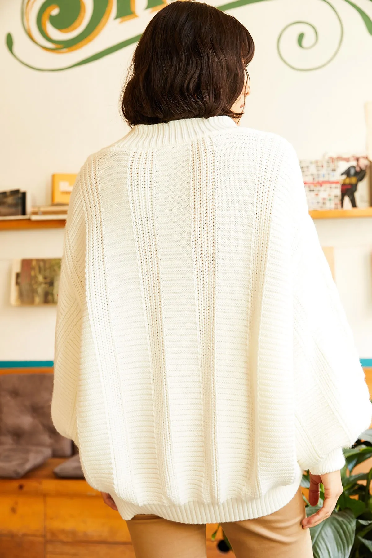 Olalook  Ecrufarbene Strickjacke aus geflochtenem Strick für dickes Haar für Damen HRK-19000082