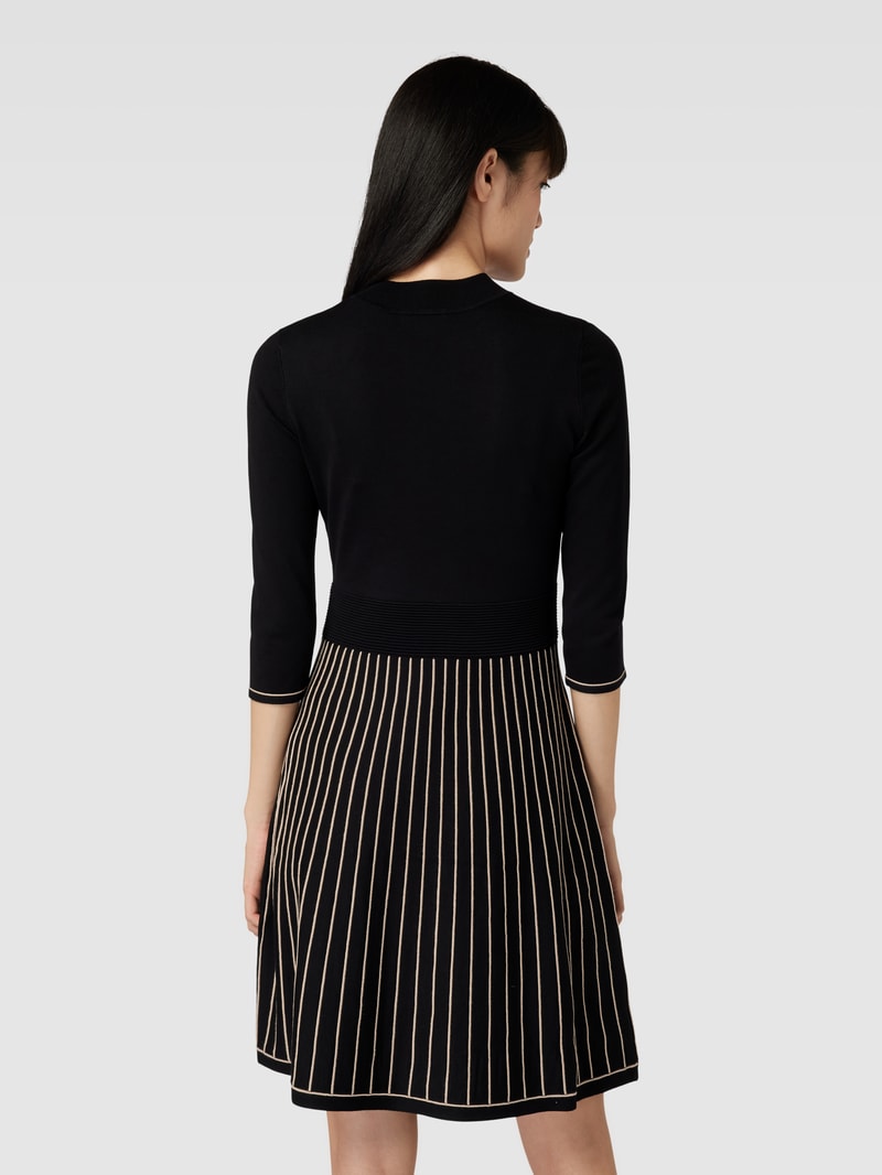 Knielnages Kleid mit 3/4-Arm in schwarz