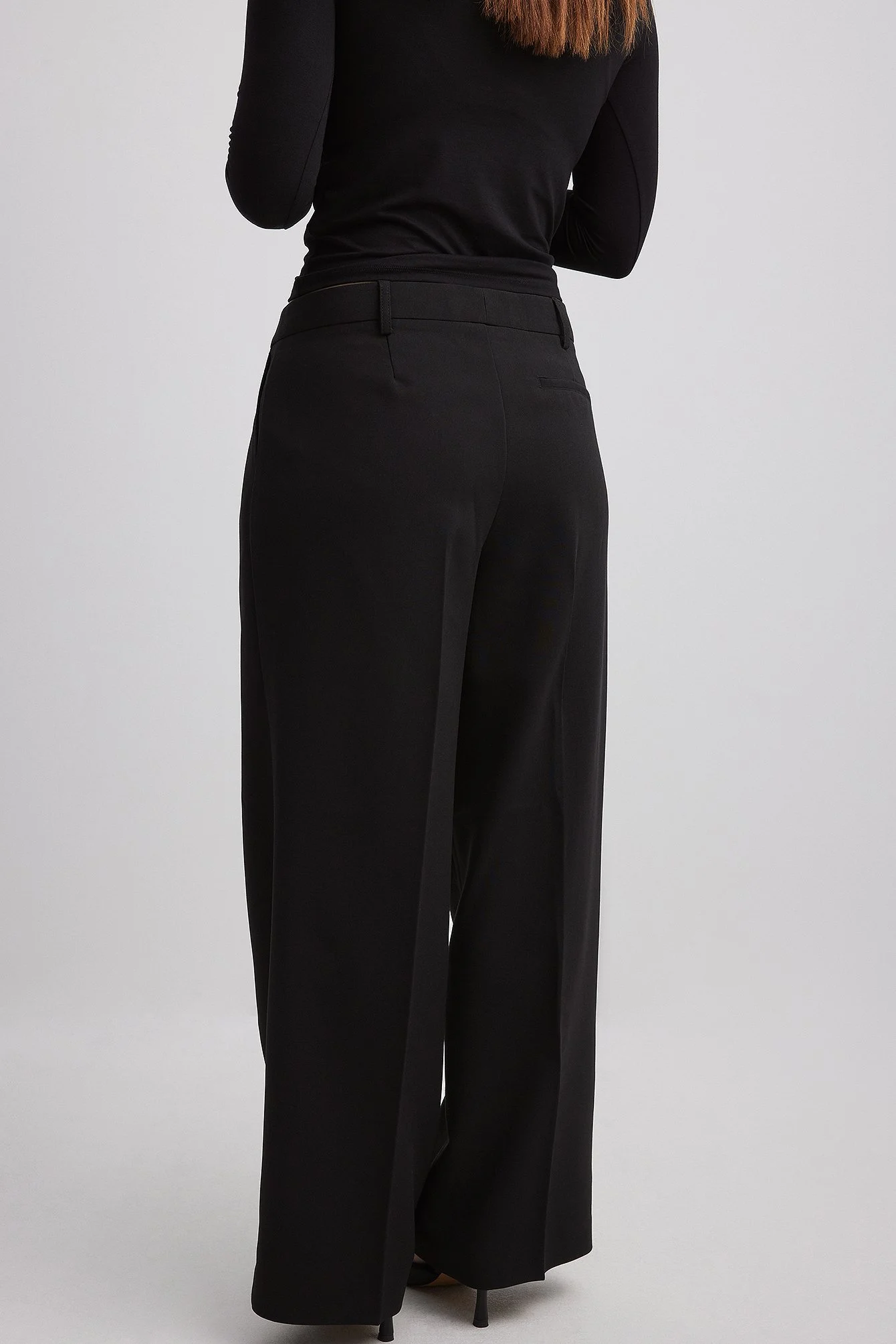 Schwere, weite Anzughose mit mittlerer Taille