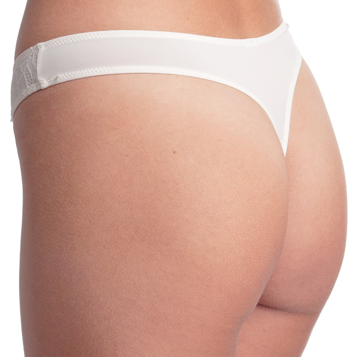 2 Damen Strings mit Spitzenbesatz