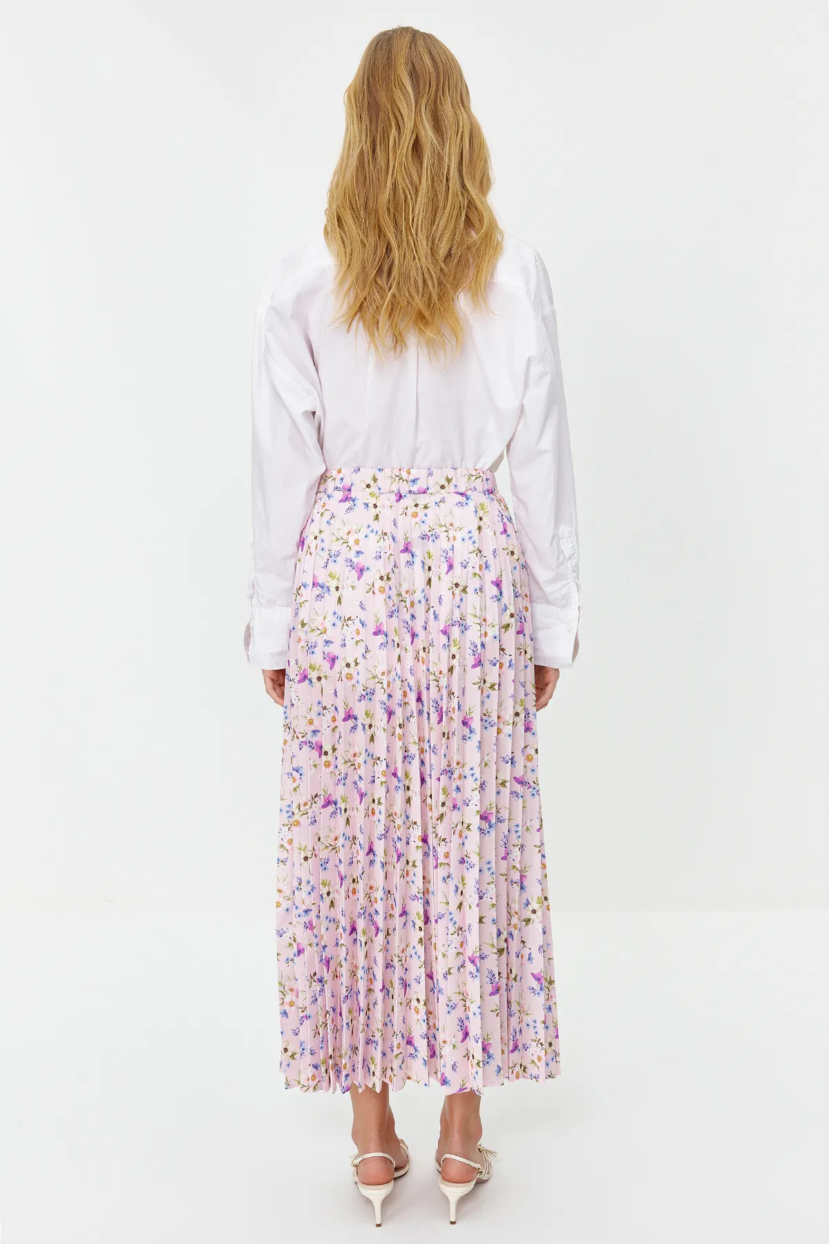 Trendyol Modest  Plissierter Webrock mit Puderblumenmuster und elastischem Bund TCTSS23EE00018