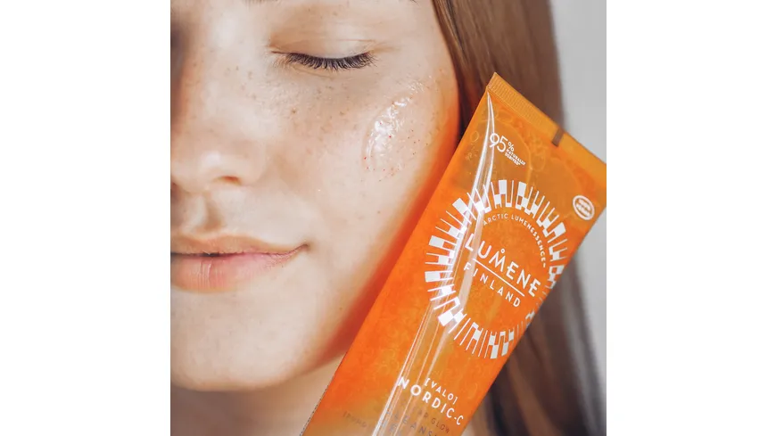 Lumene Nordic-C Clear Glow Cleansing Gel Scrub 125 ml