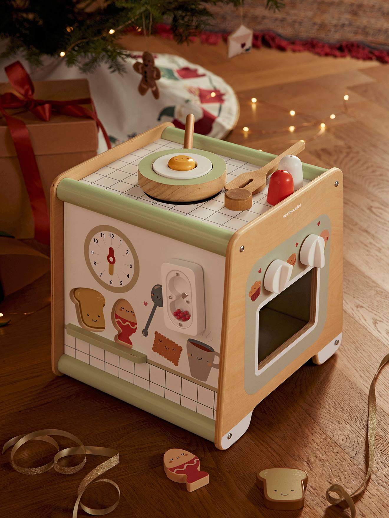 Cube d'activités Cuisinette en bois FSC® beige