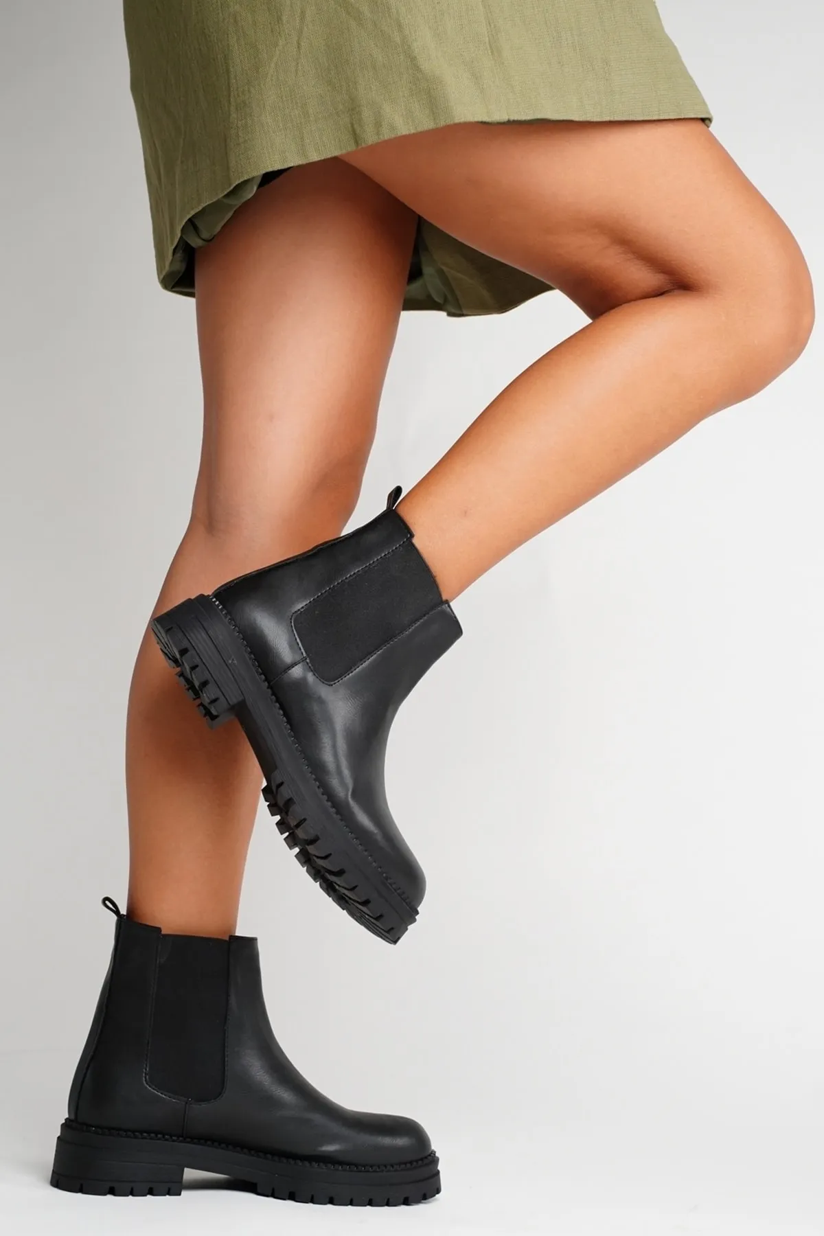 LuviShoes  Eigene schwarze Damenstiefel