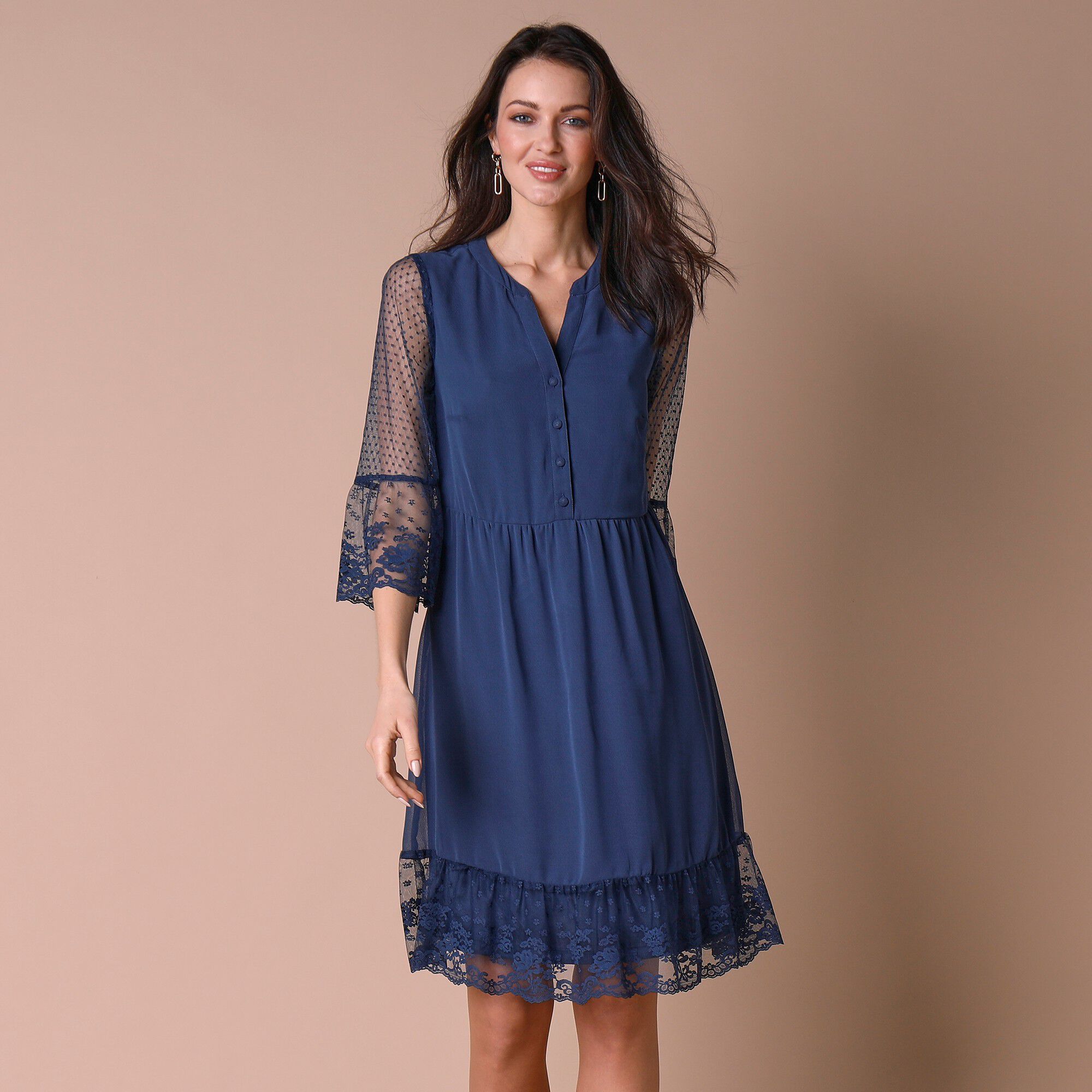Robe dentelle manches 3/4 unie