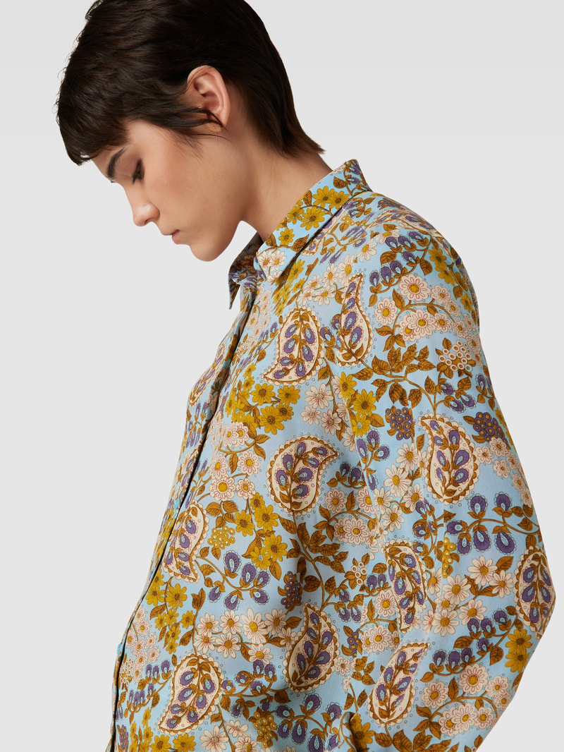 Seidenbluse mit Allover-Muster Modell 'BELFAST' in hellblau
