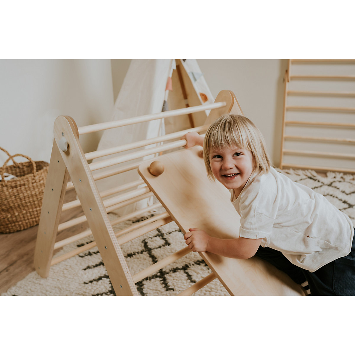 Klettergerüst Sprossenwand mit Rampe und Rutsche Indoor, Kletterdreieck Sprossenwand aus Holz, Klettern Innnen Kleinkind