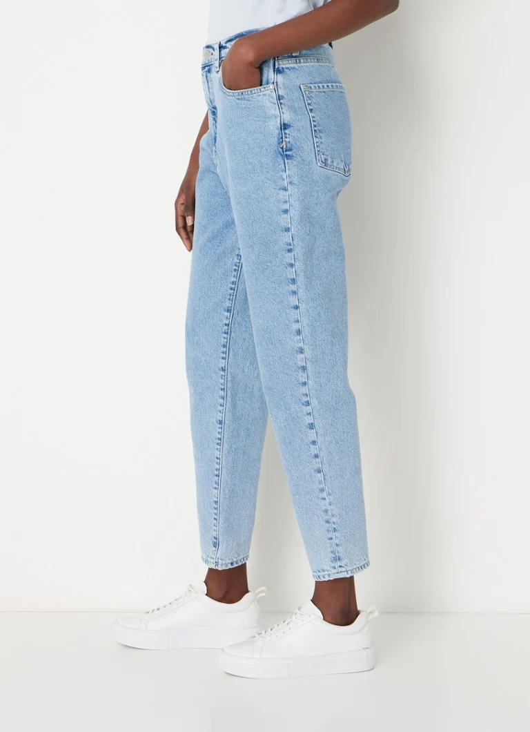 Jeans a vita alta Mairaa di ARMEDANGELS, modello mom fit, in cotone biologico