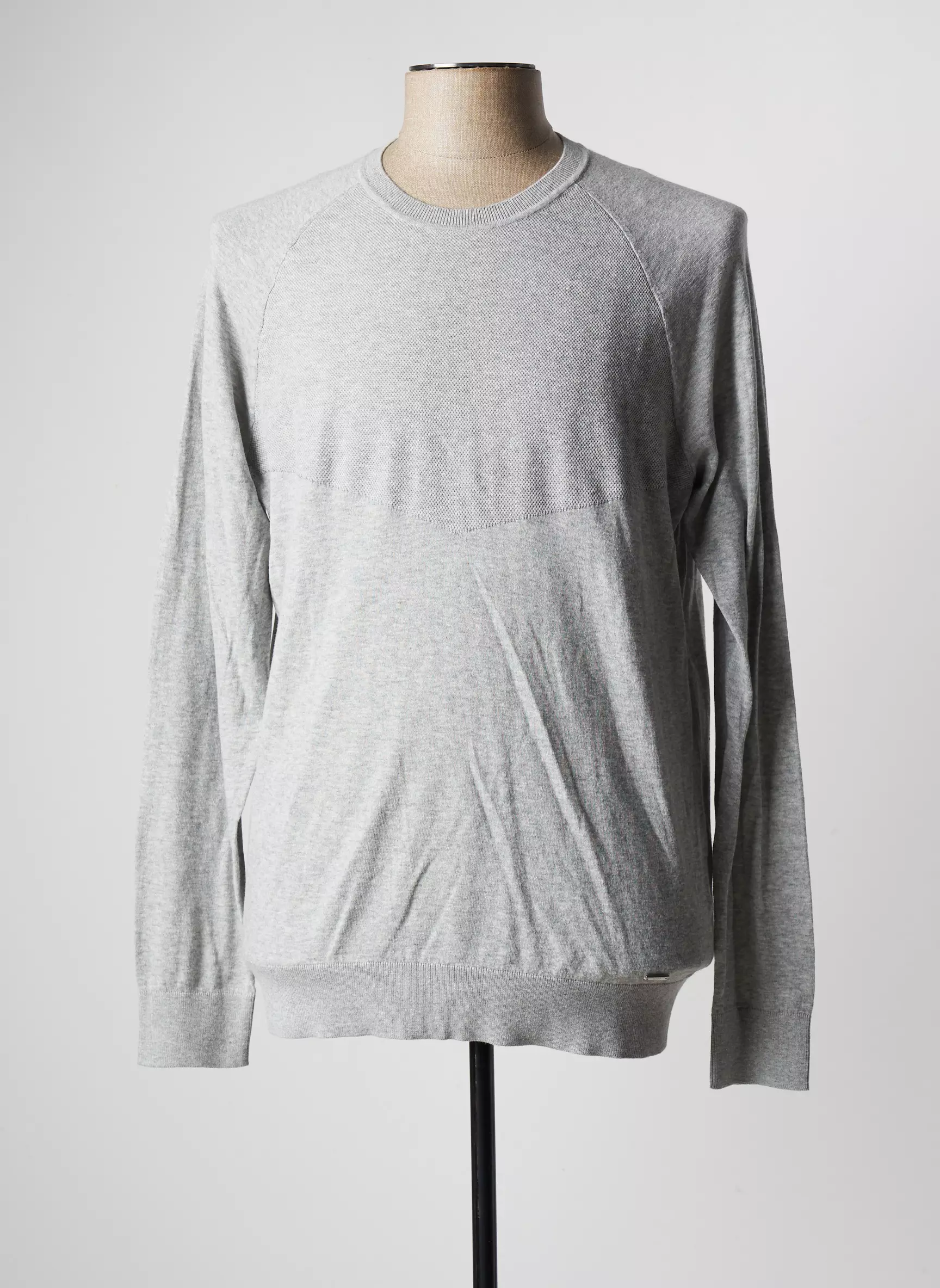 Hugo Boss Pulls Homme couleur gris