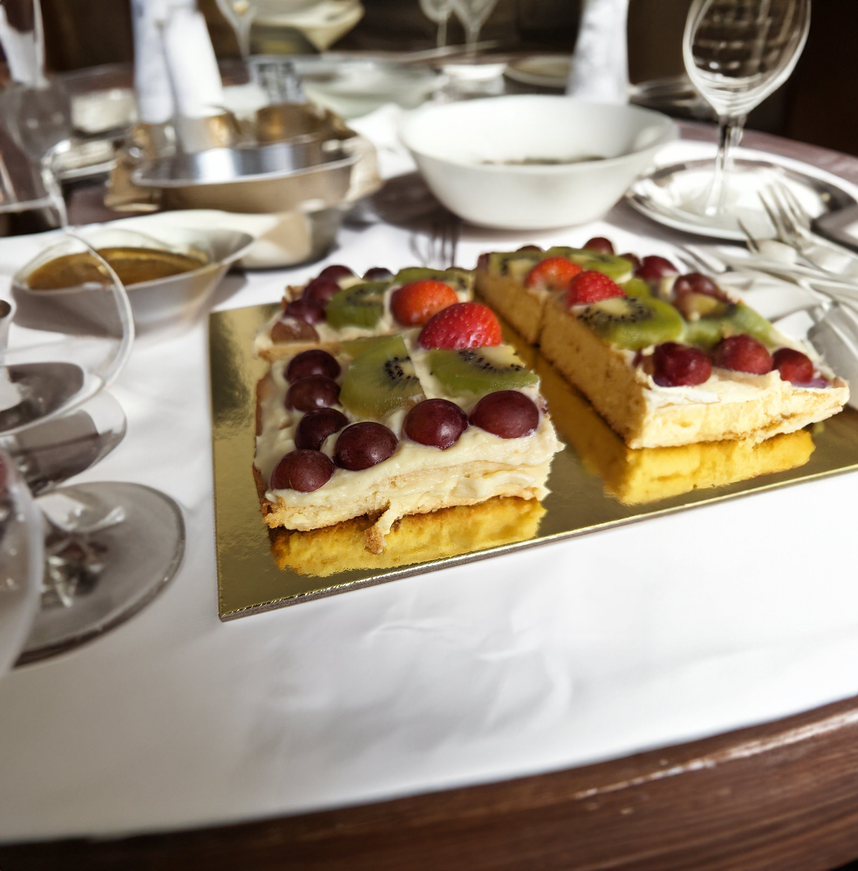 KITCHENDREAM Tortenplatte CakeBoard Set Kuchenplatte eckig gold UND silber in 3 mm starker Pappe, (5-tlg)
