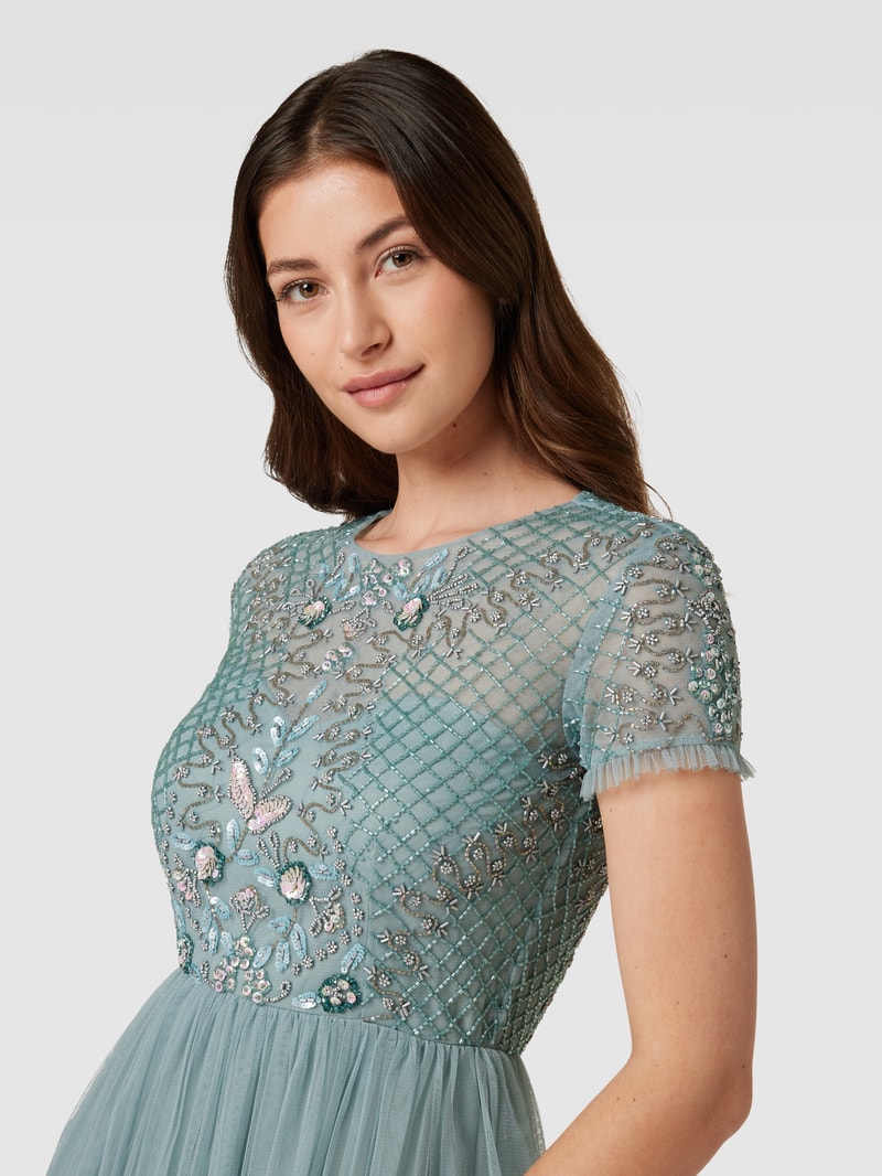 Abendkleid mit floraler Stickerei in mint