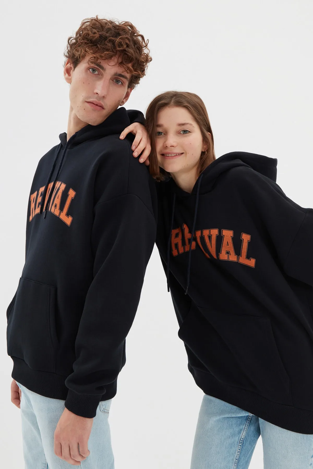 Trendyol Collection  Marineblaues Unisex-Sweatshirt mit Kapuze in Übergröße/weiter Passform TMNAW22SW1462/Marineblau