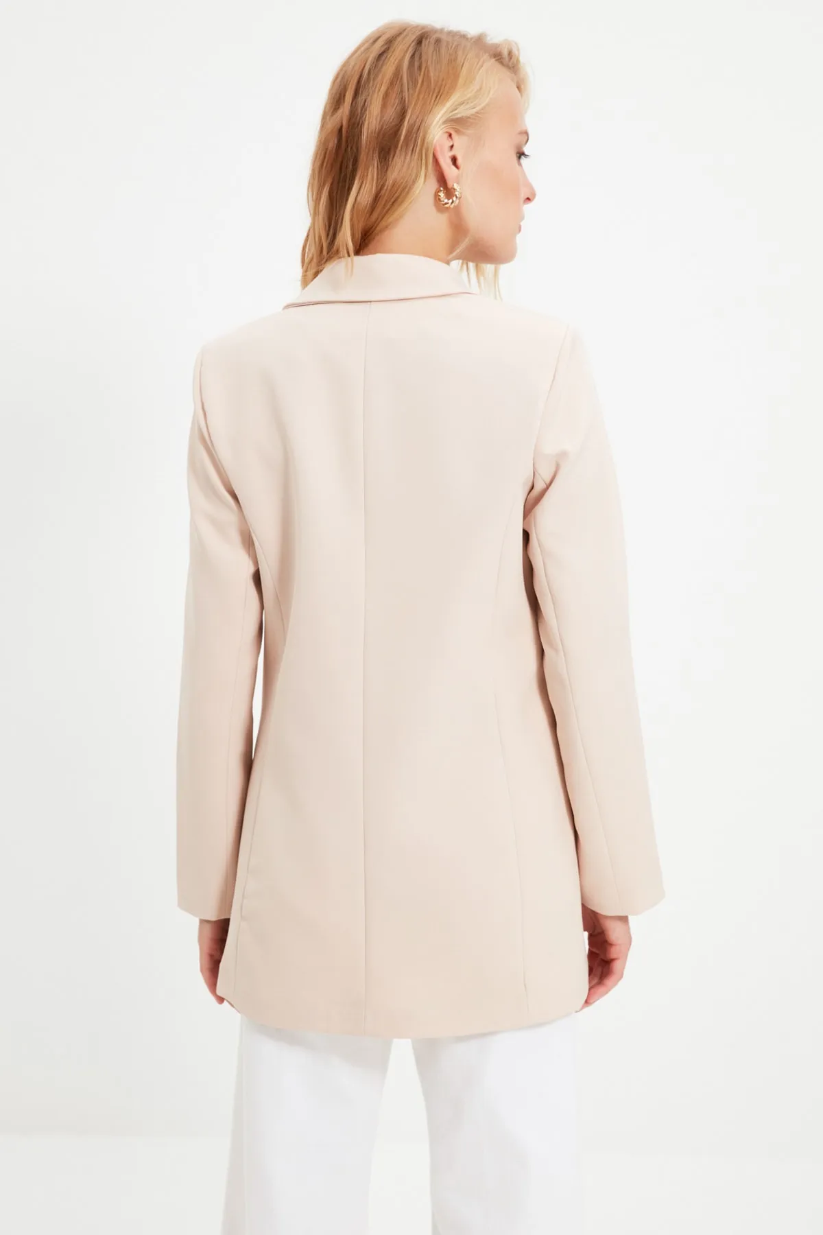 Trendyol Collection  Beige, normal gefütterte, zweireihige Blazerjacke aus Webstoff mit Verschluss TWOSS20CE0059