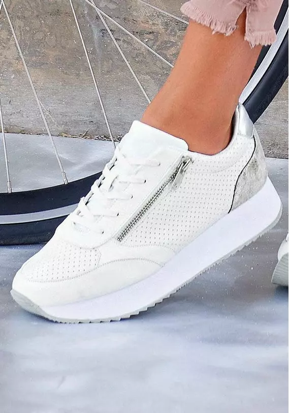 Sneaker