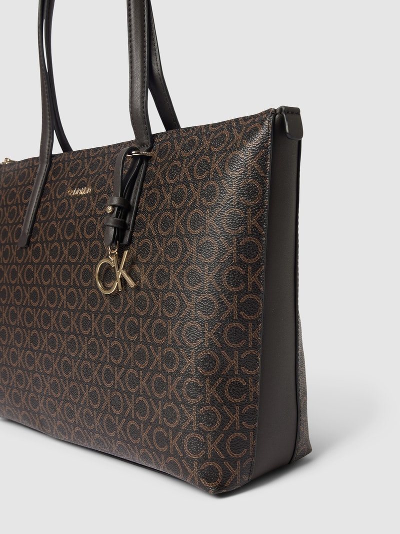 Shopper mit Label-Details in metallic in dunkelbraun