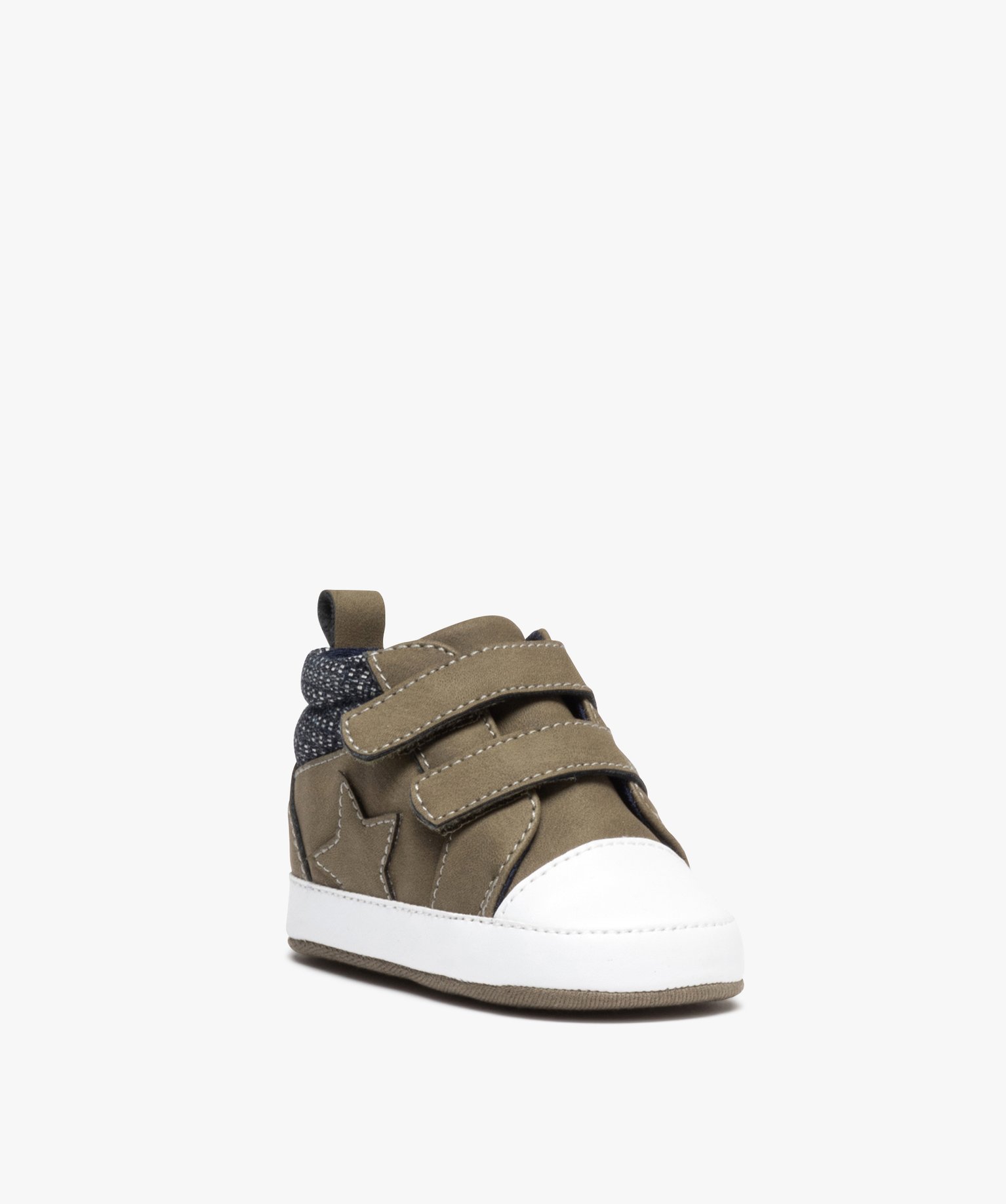 Chaussons de naissance bébé Garçon unis style baskets kaki | GEMO