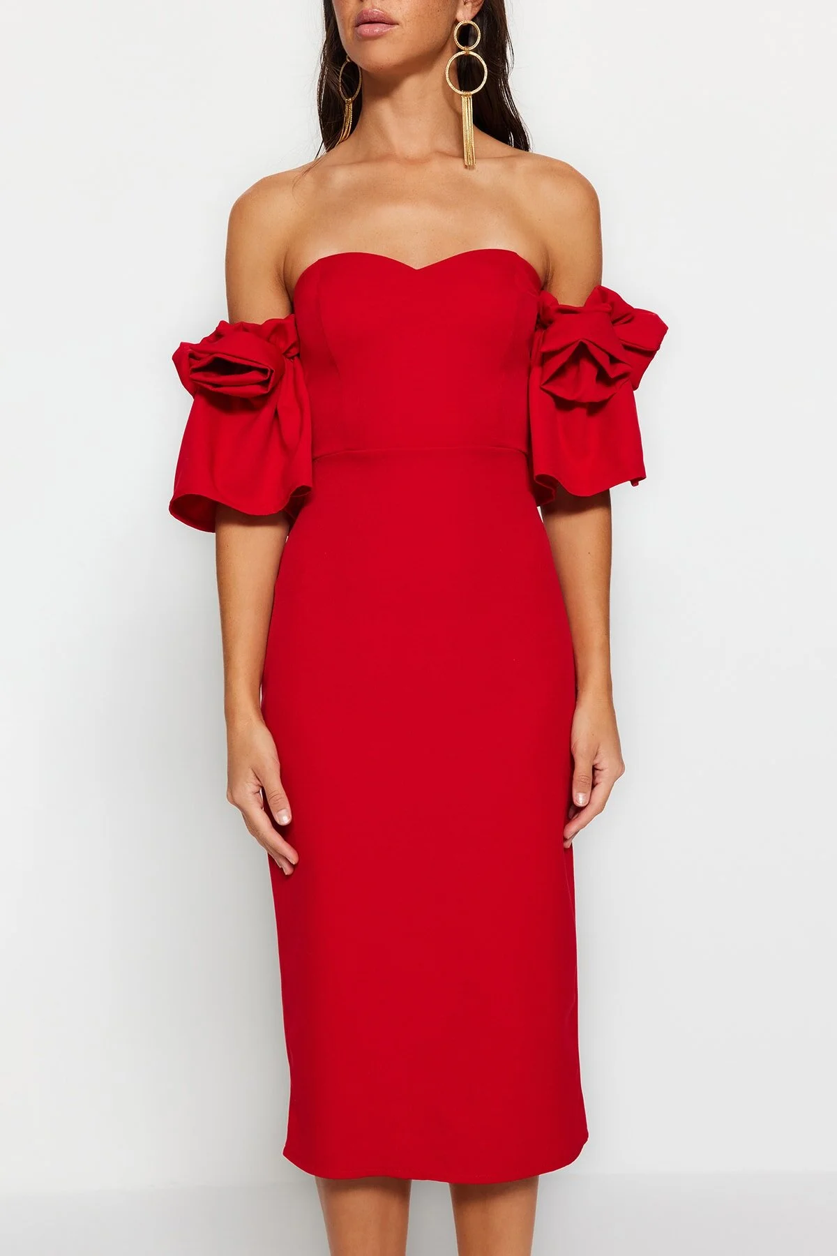 Trendyol Collection  Rotes, tailliertes, gewebtes, gefüttertes Abendkleid TPRSS23EL00541