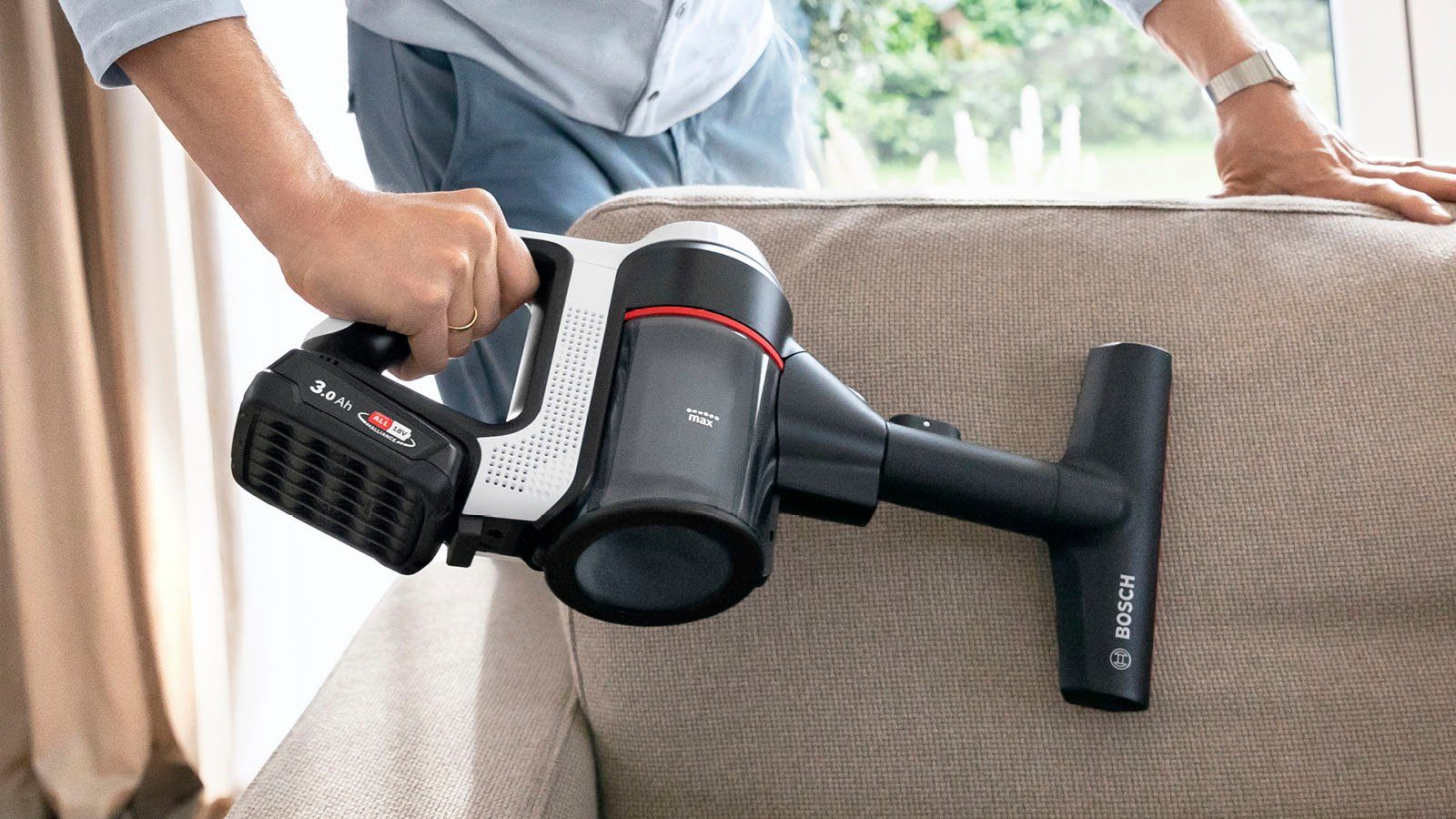 BOSCH Akku-Stielstaubsauger Unlimited 7 BSS711W, beutellos, 40 Min. Laufzeit, austauschbarer Akkupack, inkl. umfangreichen Zubehör