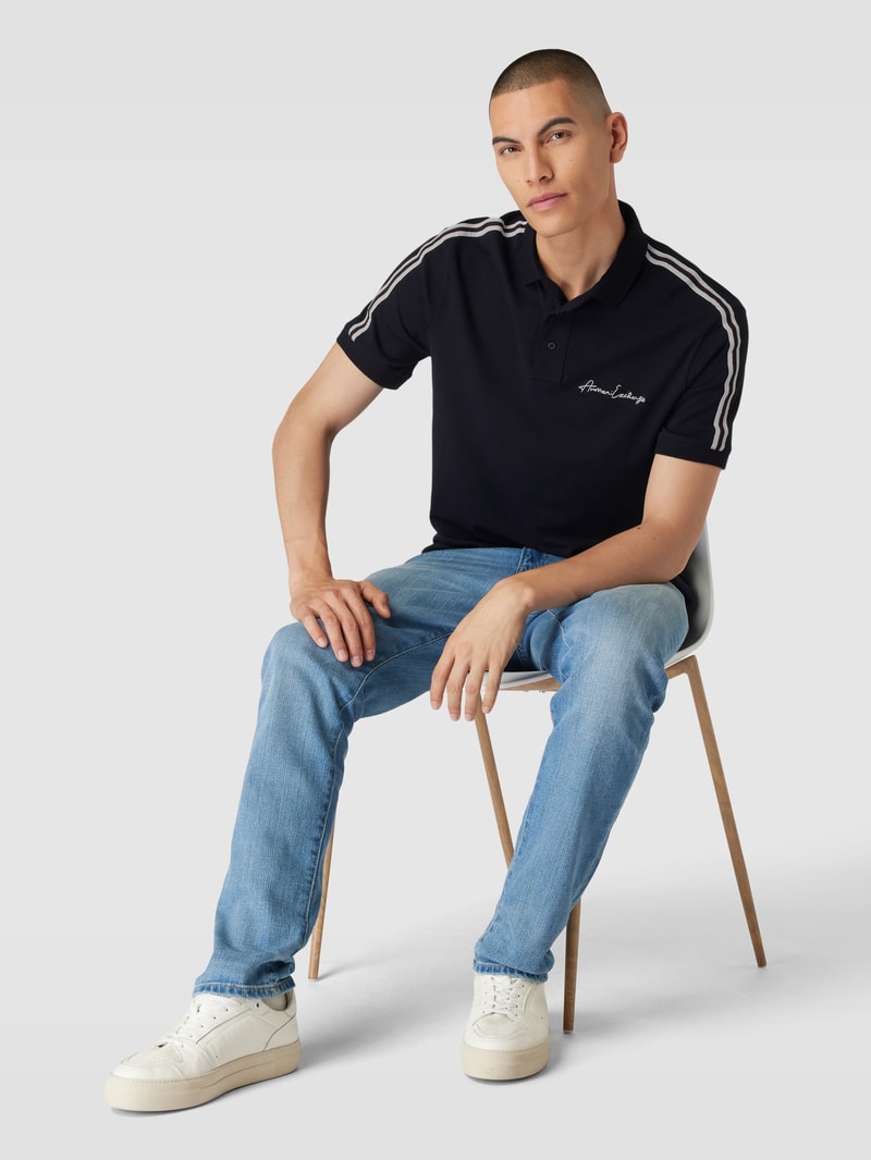 Poloshirt mit Label-Detail in dunkelblau