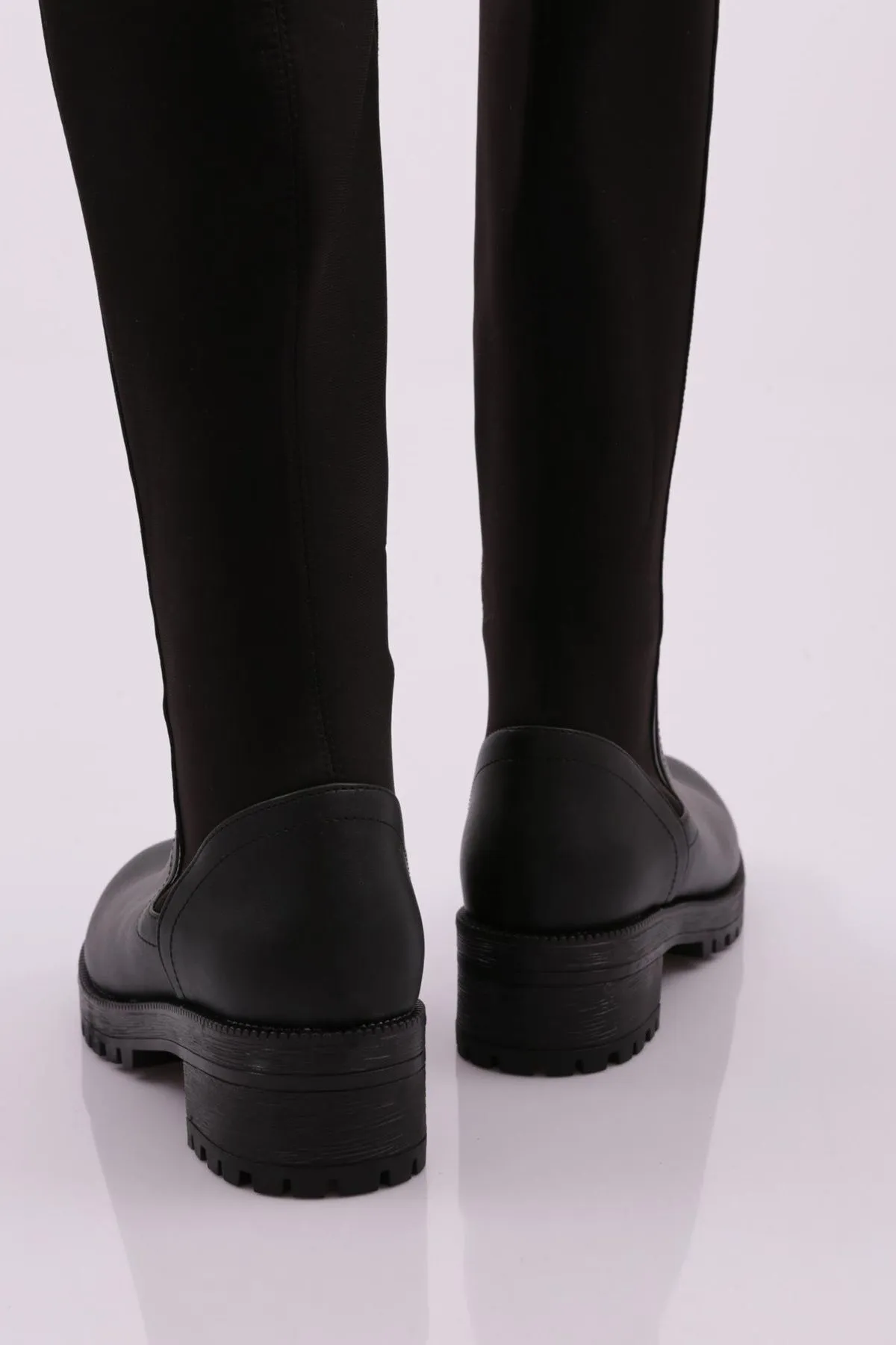 DGN  Modell 601 – Kniehohe Stretchstiefel für Damen in Schwarz, 20.000
