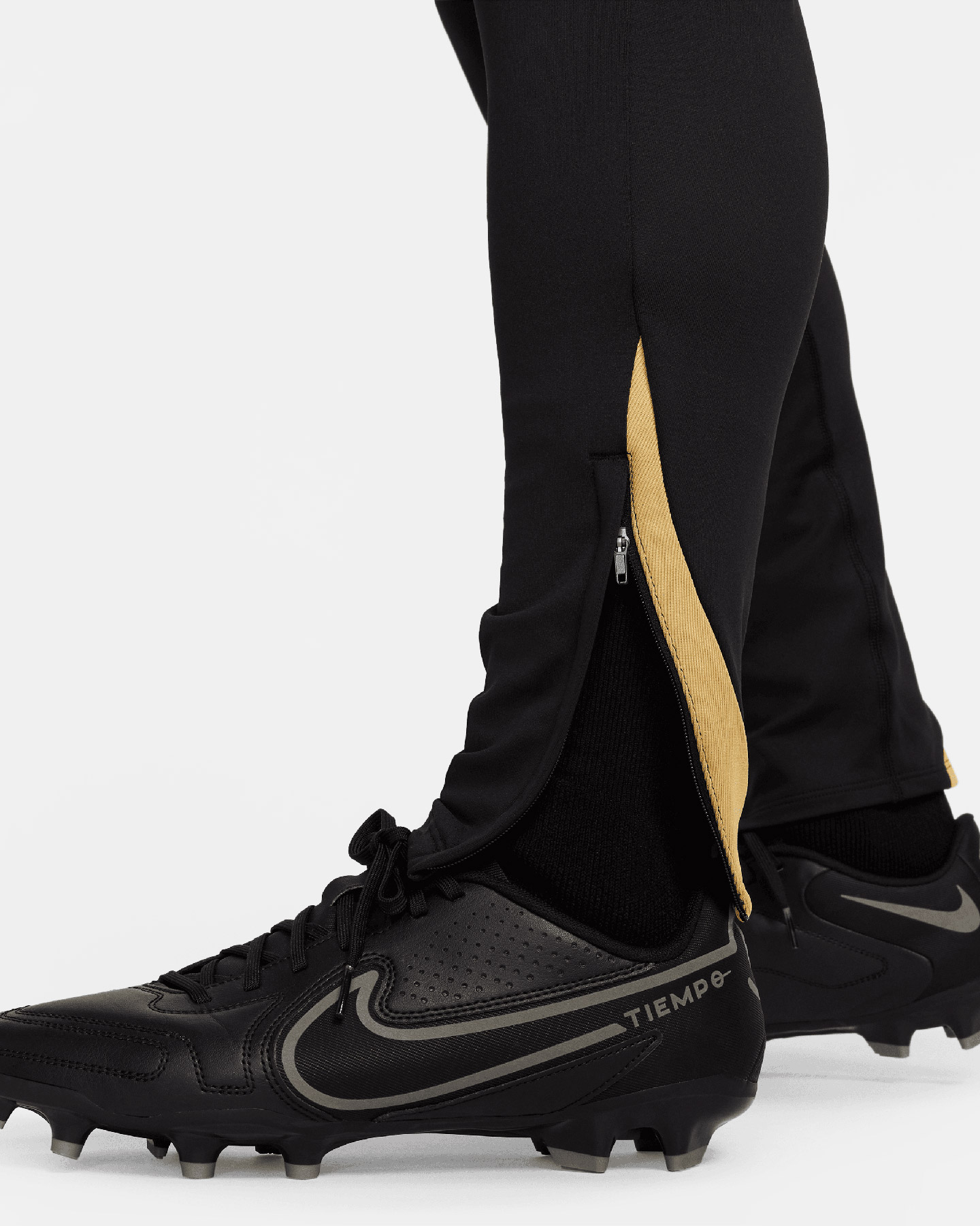 Futbalové šortky Nike Strike Dri Fit M FN2405-011
