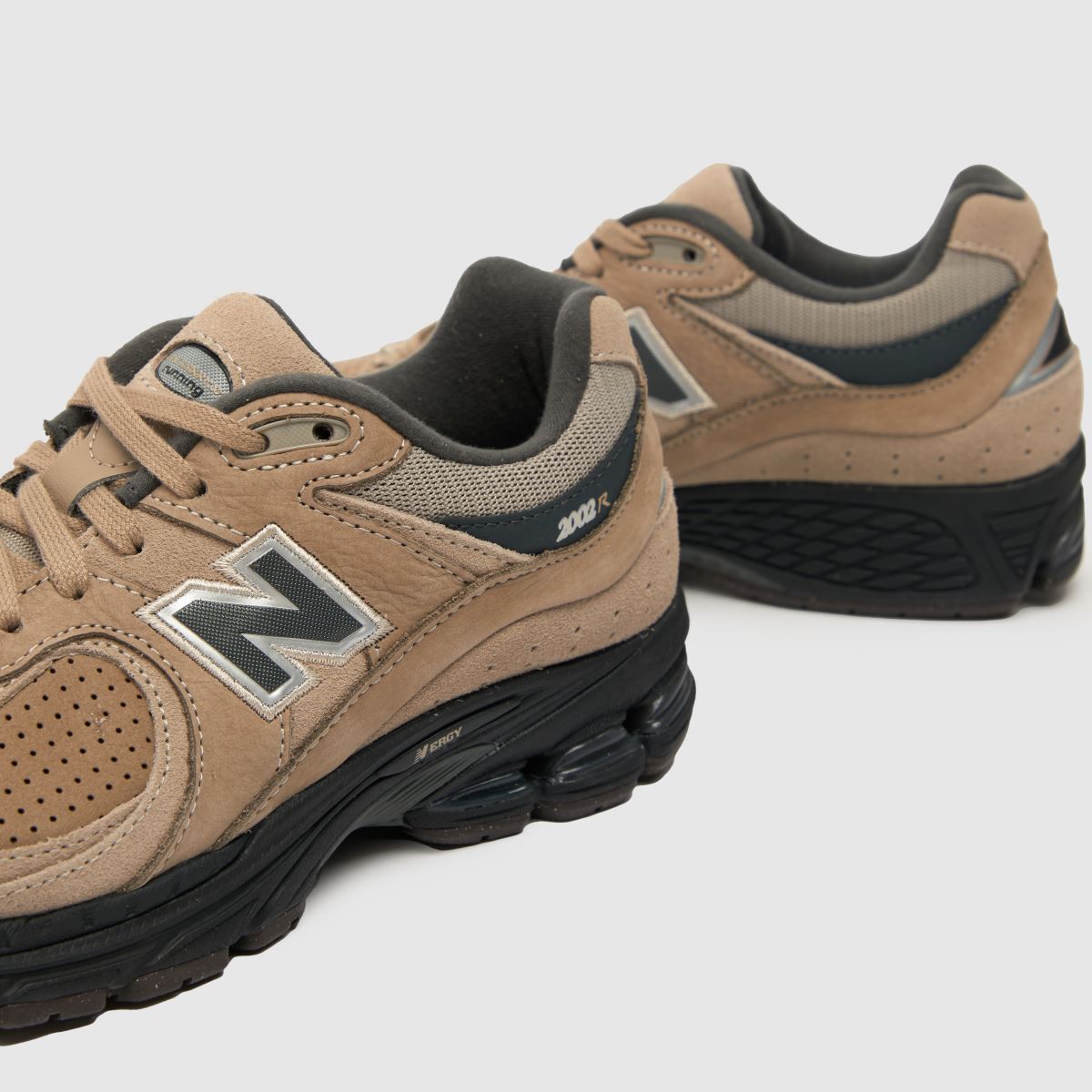 New Balance 2002r sportcipő barna színben