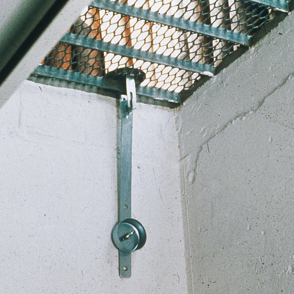 ABUS Gitterrostsicherung GS20 B/SB, Manipulationsschutz für Schrauben gegen Angriffe von oben