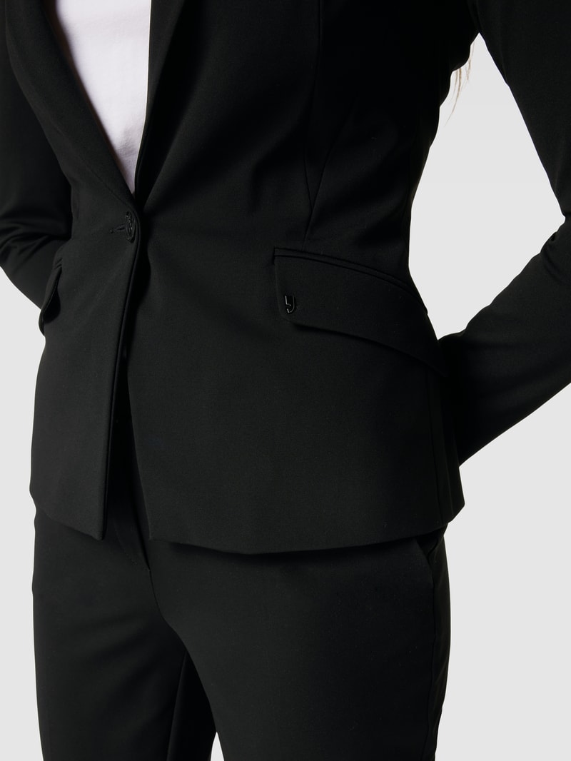 Blazer mit Pattentaschen in schwarz