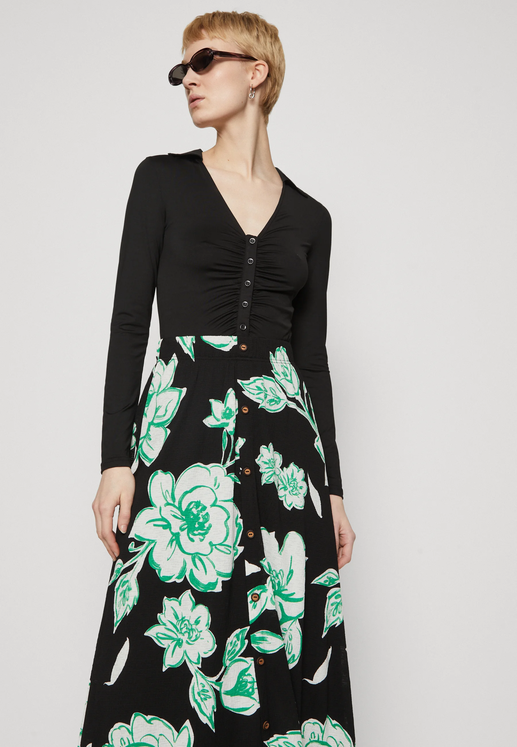 ONLY Tall ONLPELLA SKIRT - Falda acampanada
