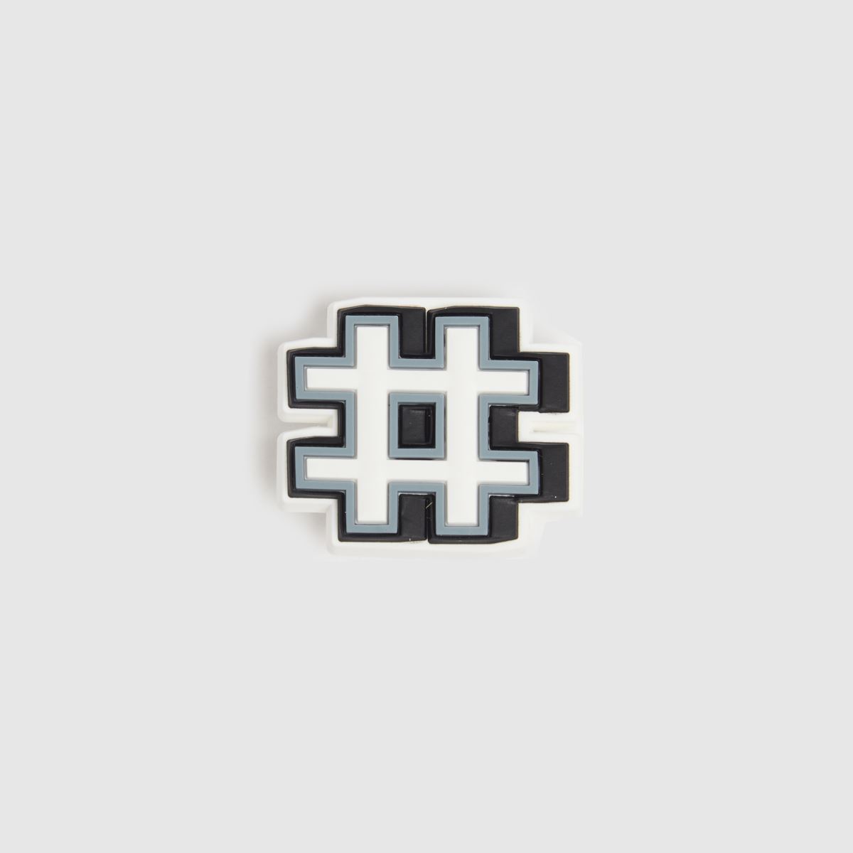 Crocs fehér és fekete jibbitz hashtag