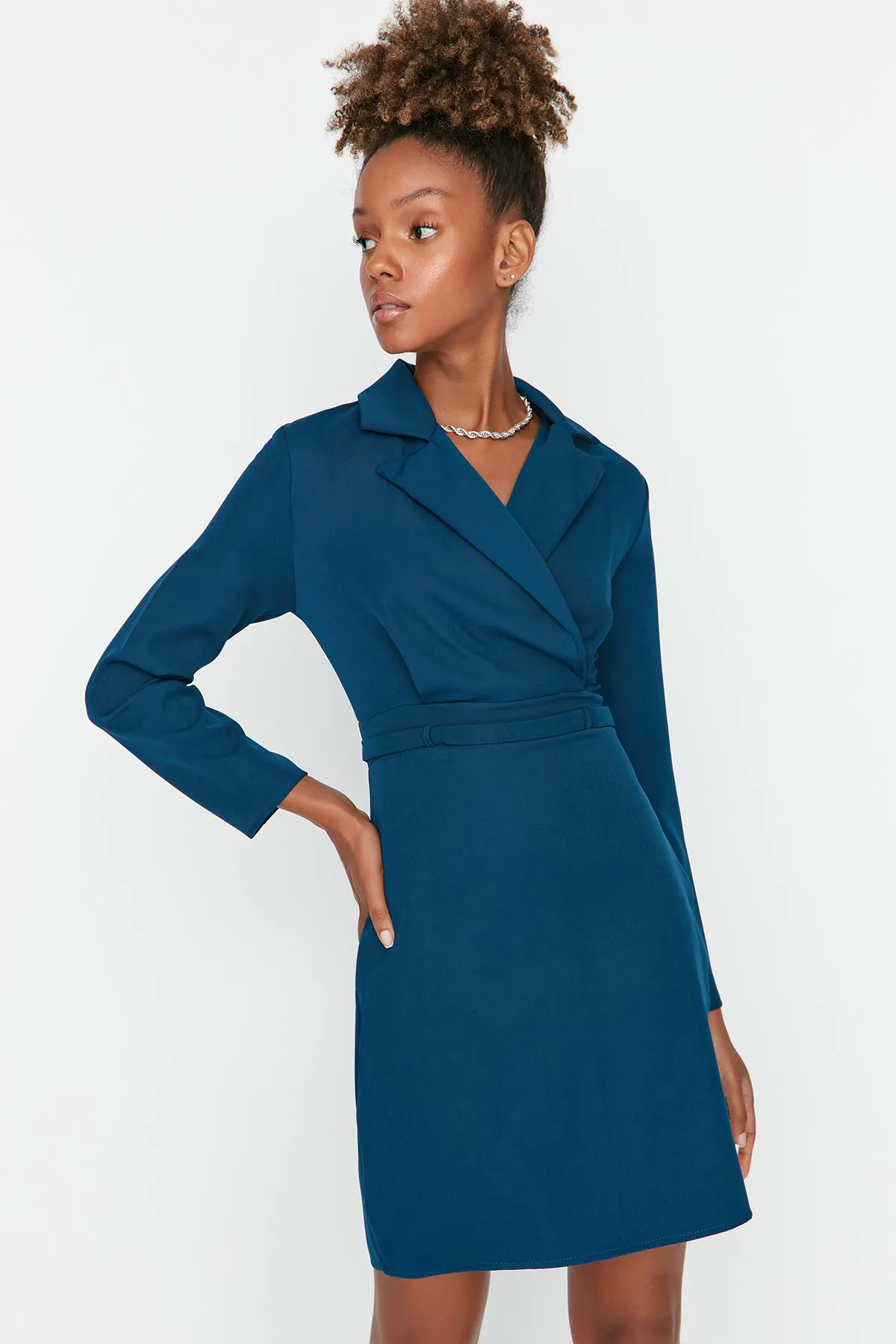 Trendyol Collection  Ölfarbenes, zweireihiges Webkleid TWOAW23EL00360