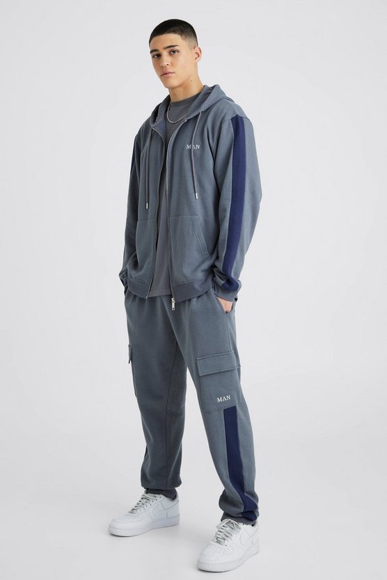 Man Gold Hoodie und Cargo-Jogginghose