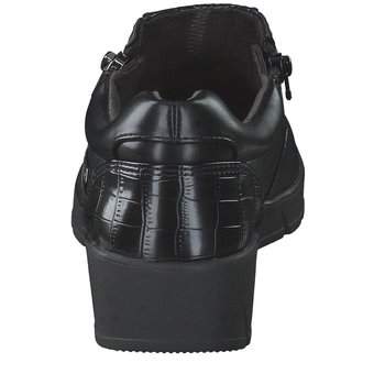 Jana Slipper in schwarz