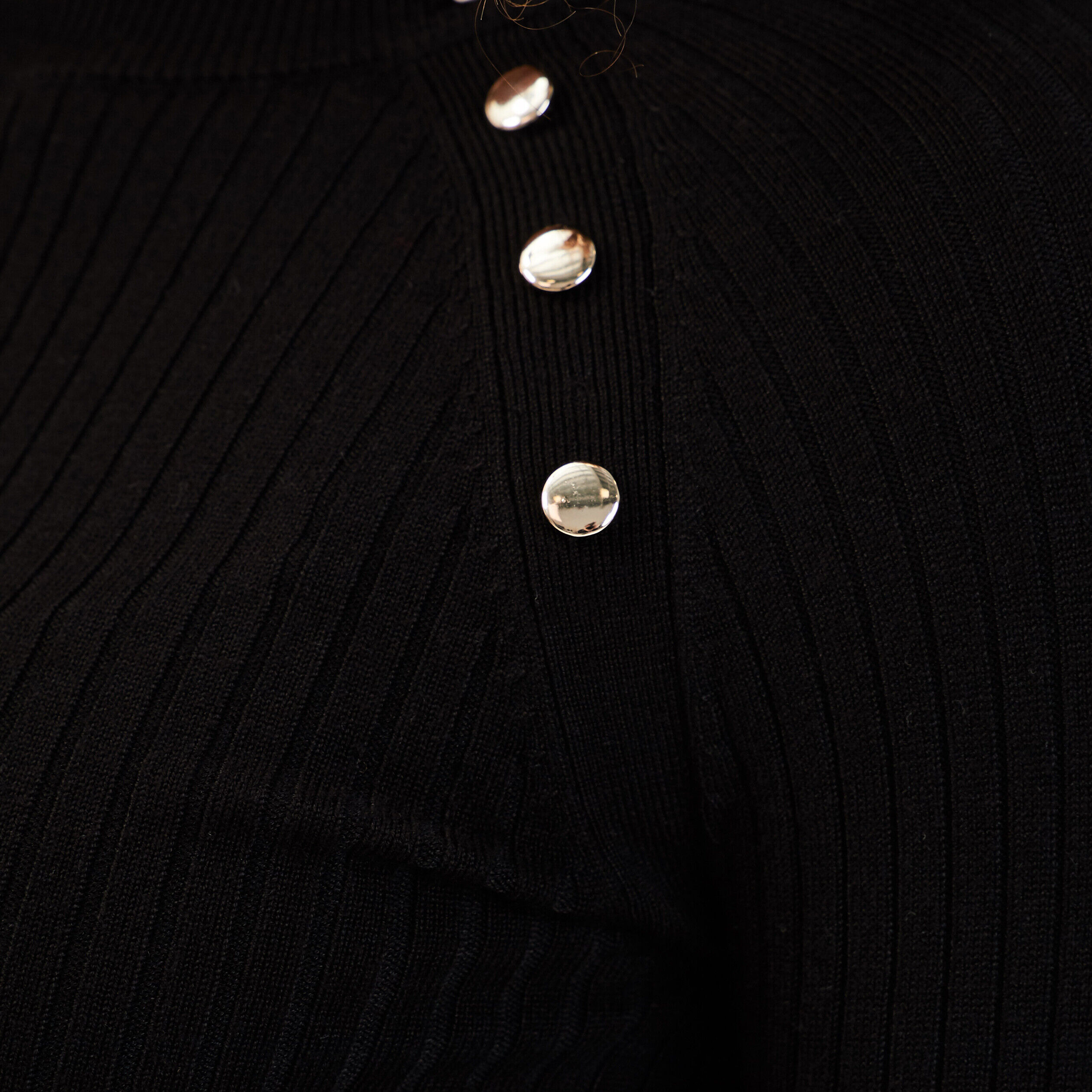 Pull côtelé avec boutons noir femme | Cache Cache