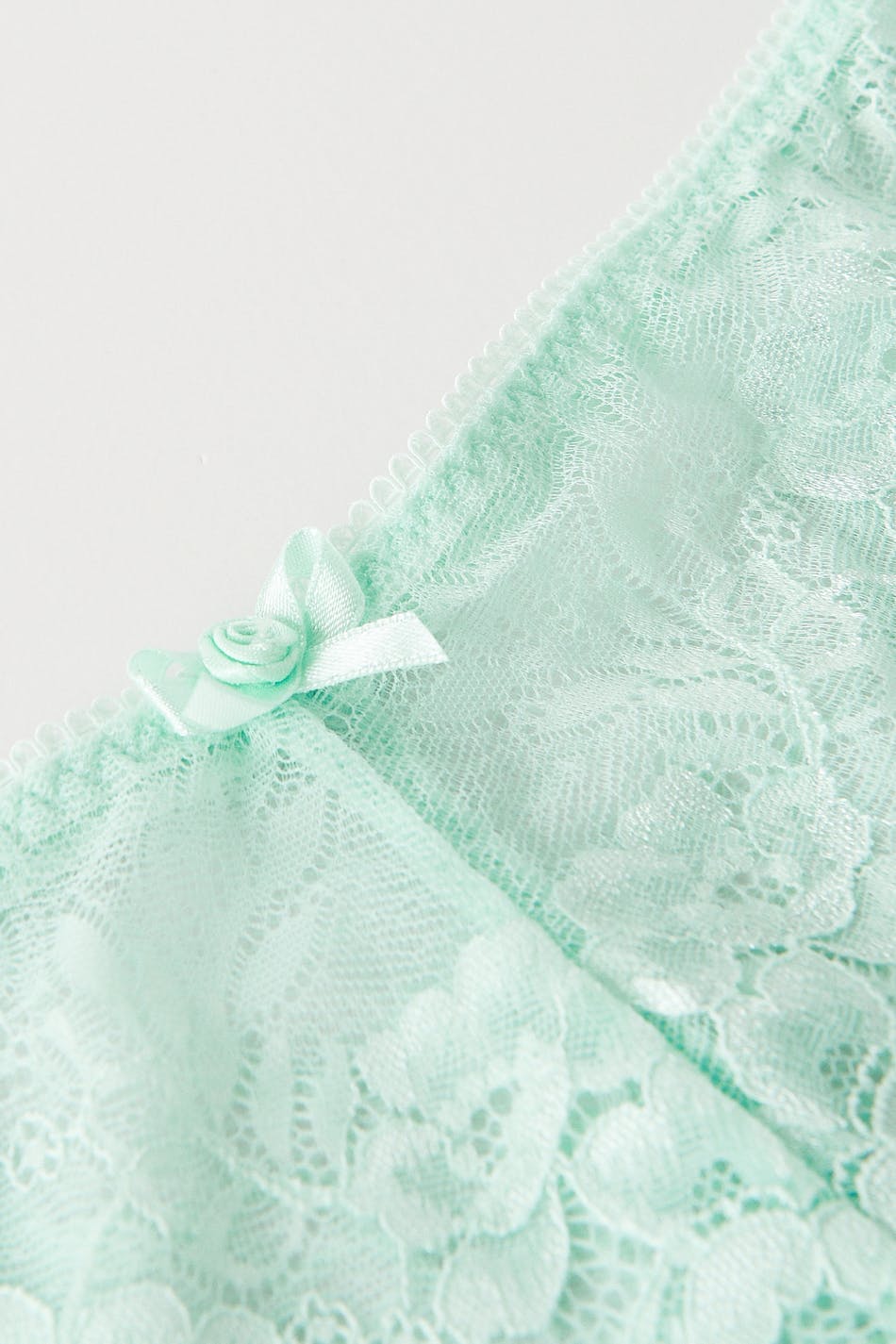 Lace string