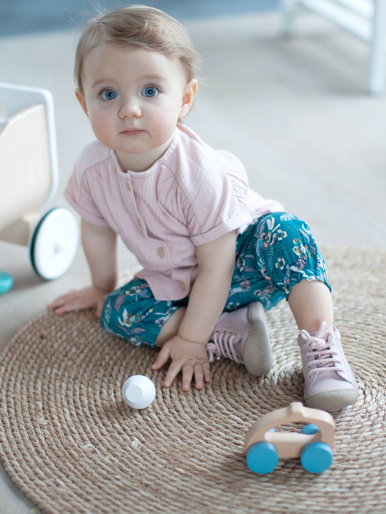 Bottillons cuir souple bébé fille 4 pattes rose clair