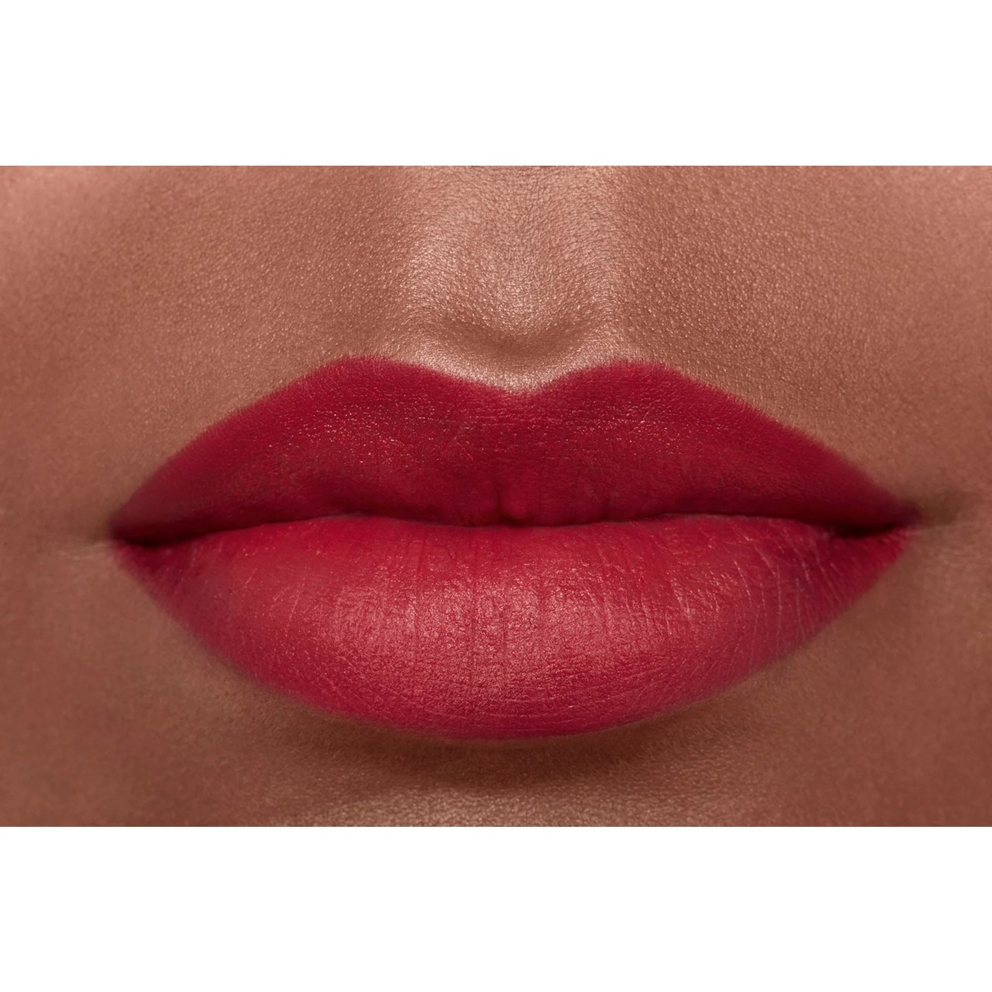 ROUGE ALLURE VELVET - EL LABIAL LUMINOSO Y TERCIOPELOSO