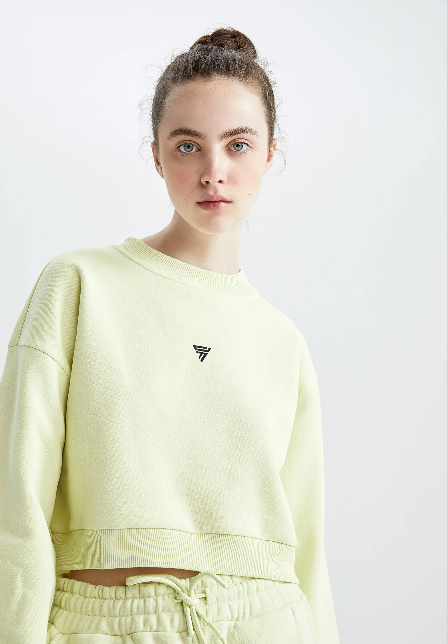 Sudadera DeFacto CROPPED FIT