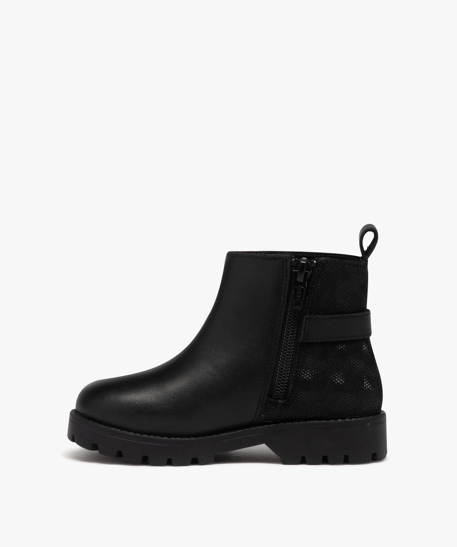 Boots fille dessus en cuir uni ajouré et à semelle crantée