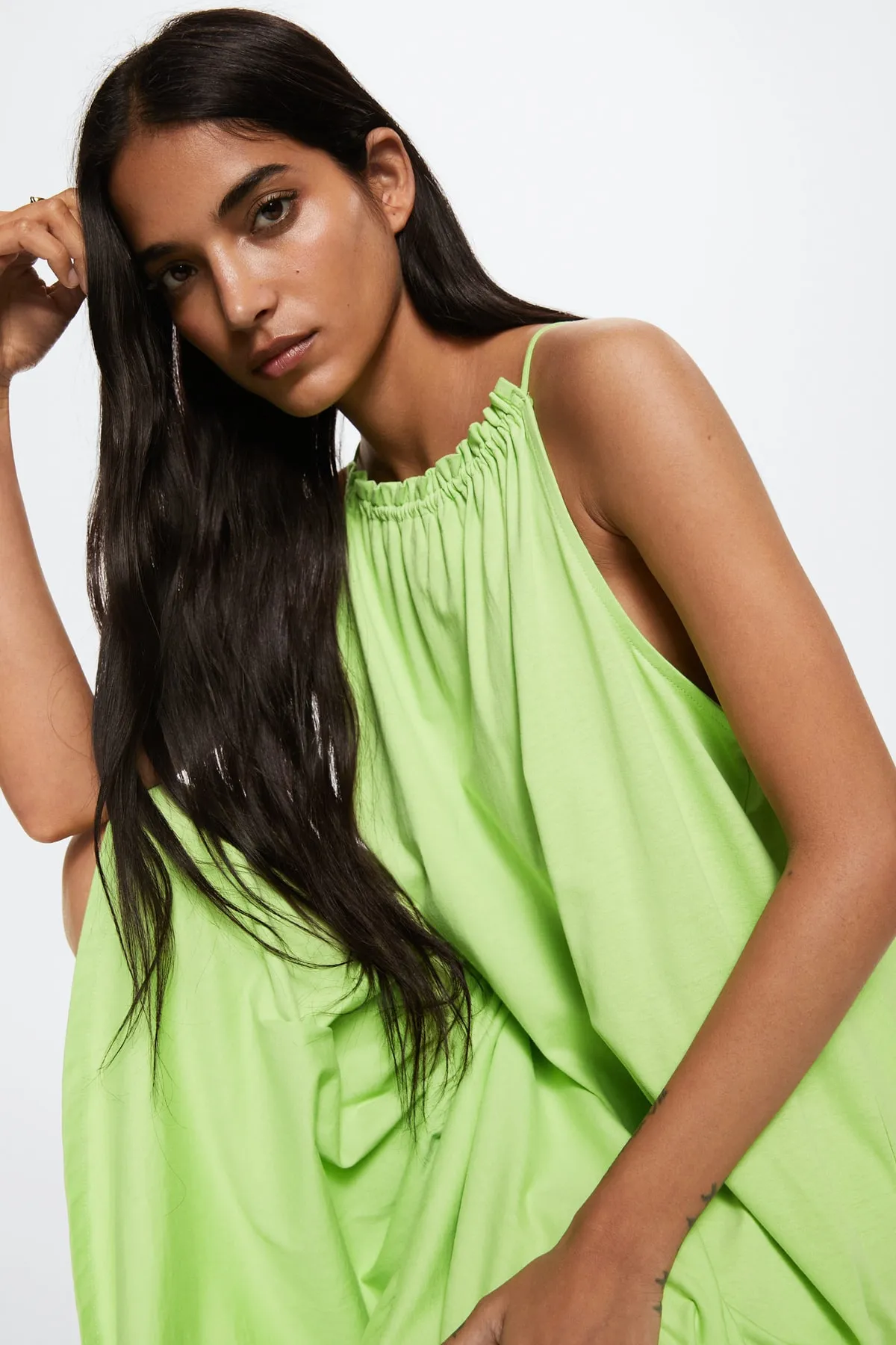 MANGO  Grünes Damenkleid 37020452