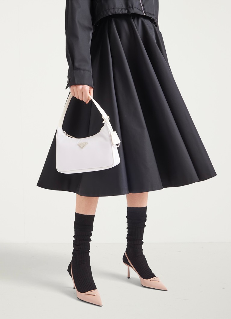 Prada-nahkainen olkalaukku logolla