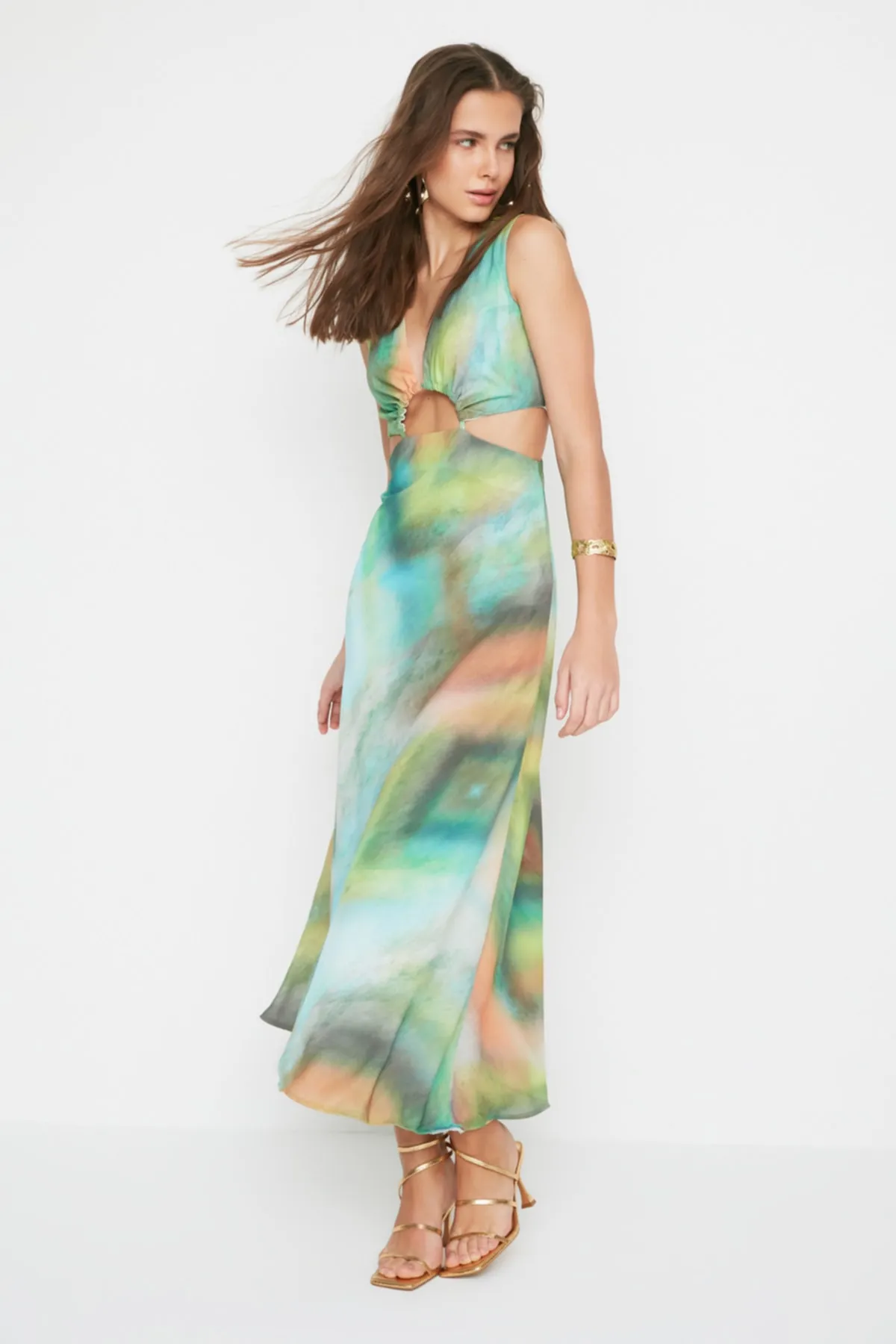 Trendyol Collection  Mehrfarbiges, gewebtes Kleid mit Bauchdetail TWOSS21EL3578